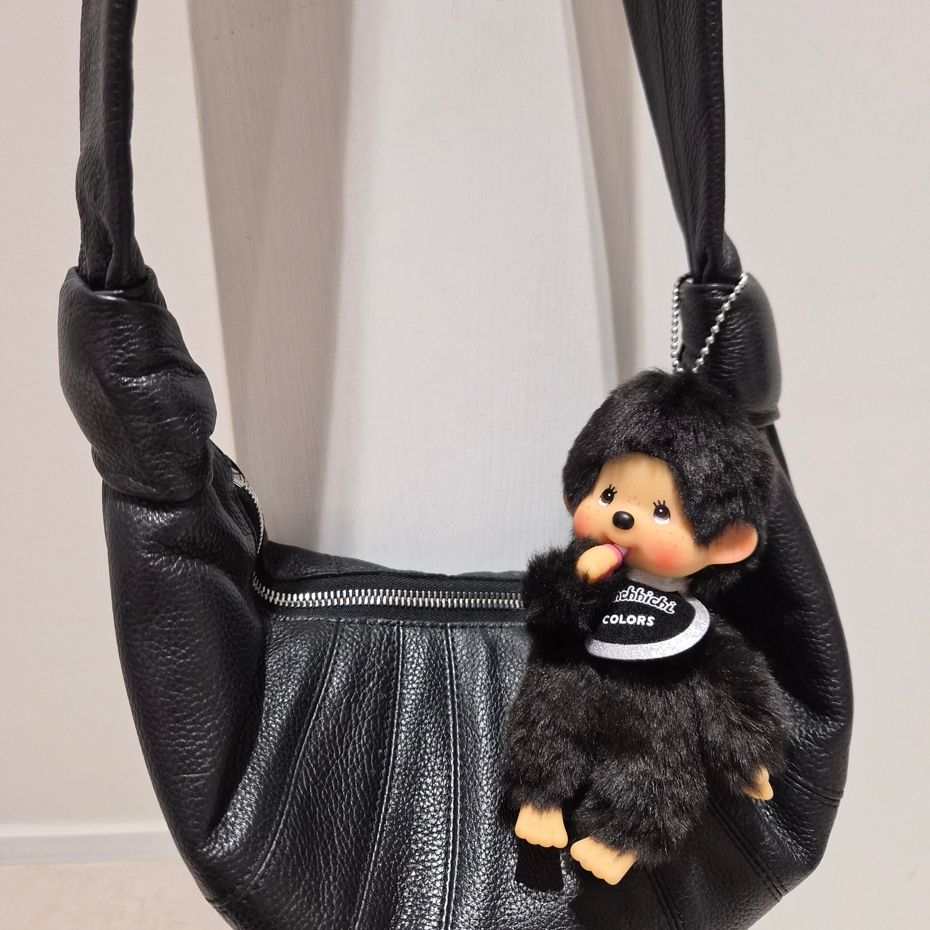 Monchhichi Colors Key Chain Black 착용 스타일