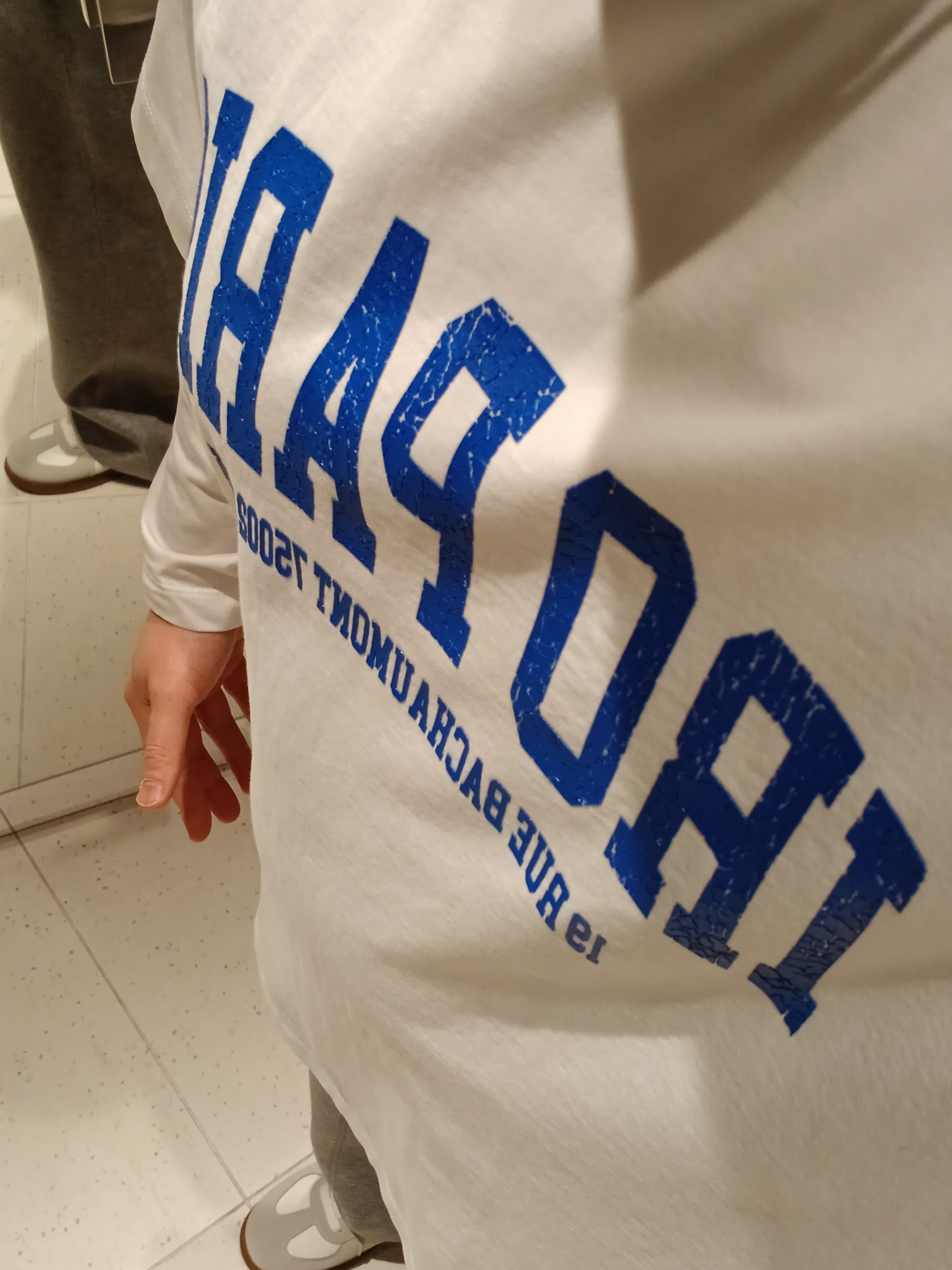 IRO Vague Cushion Wide Straight Fit Pants Gray, Iro Damage Wide Denim Pants Blue 착용 스타일 - 2