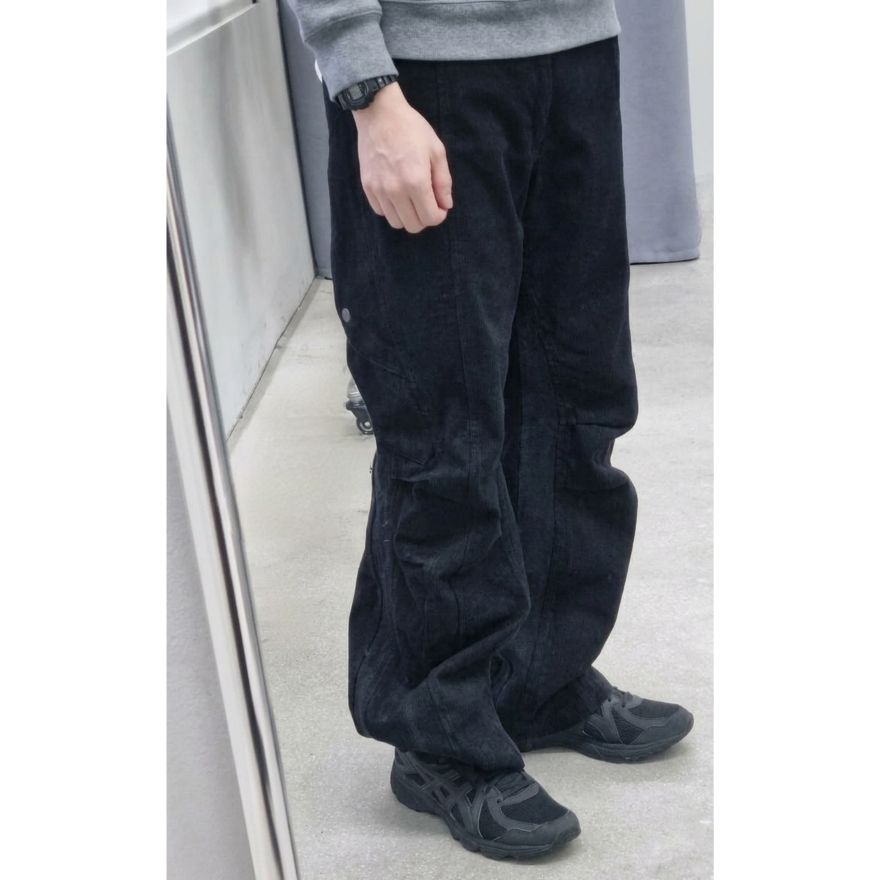 Asics Jog 100 T Black - 4E Extra Wide, Casio G-Shock DW-5600UBB-1DR 착용 스타일 - 1