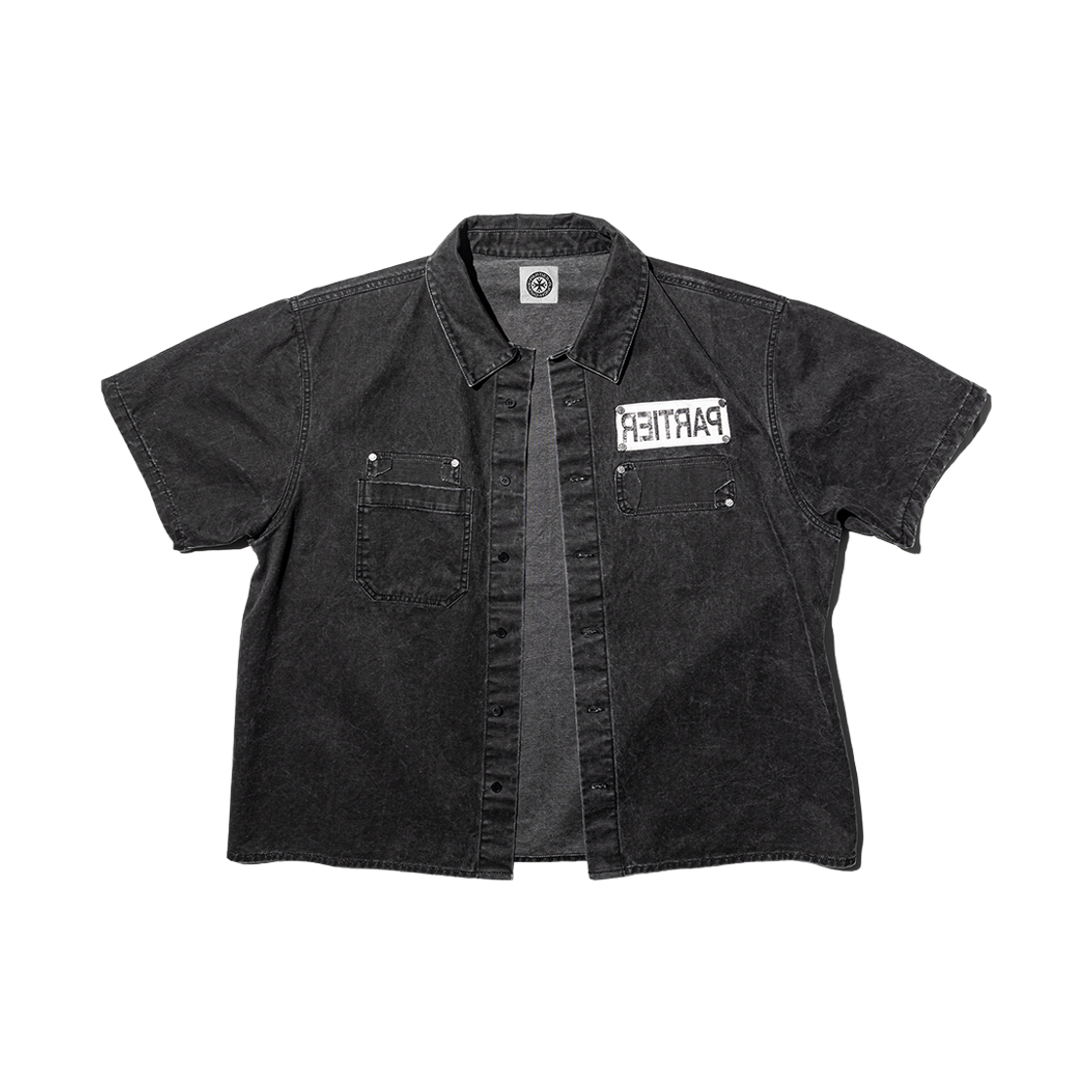 펀치 드렁크 파티즈 파티어 태그 크롭 셔츠 블리치 블랙(Punch Drunk Parties Partier Tagged Crop Shirt Bleached Black)