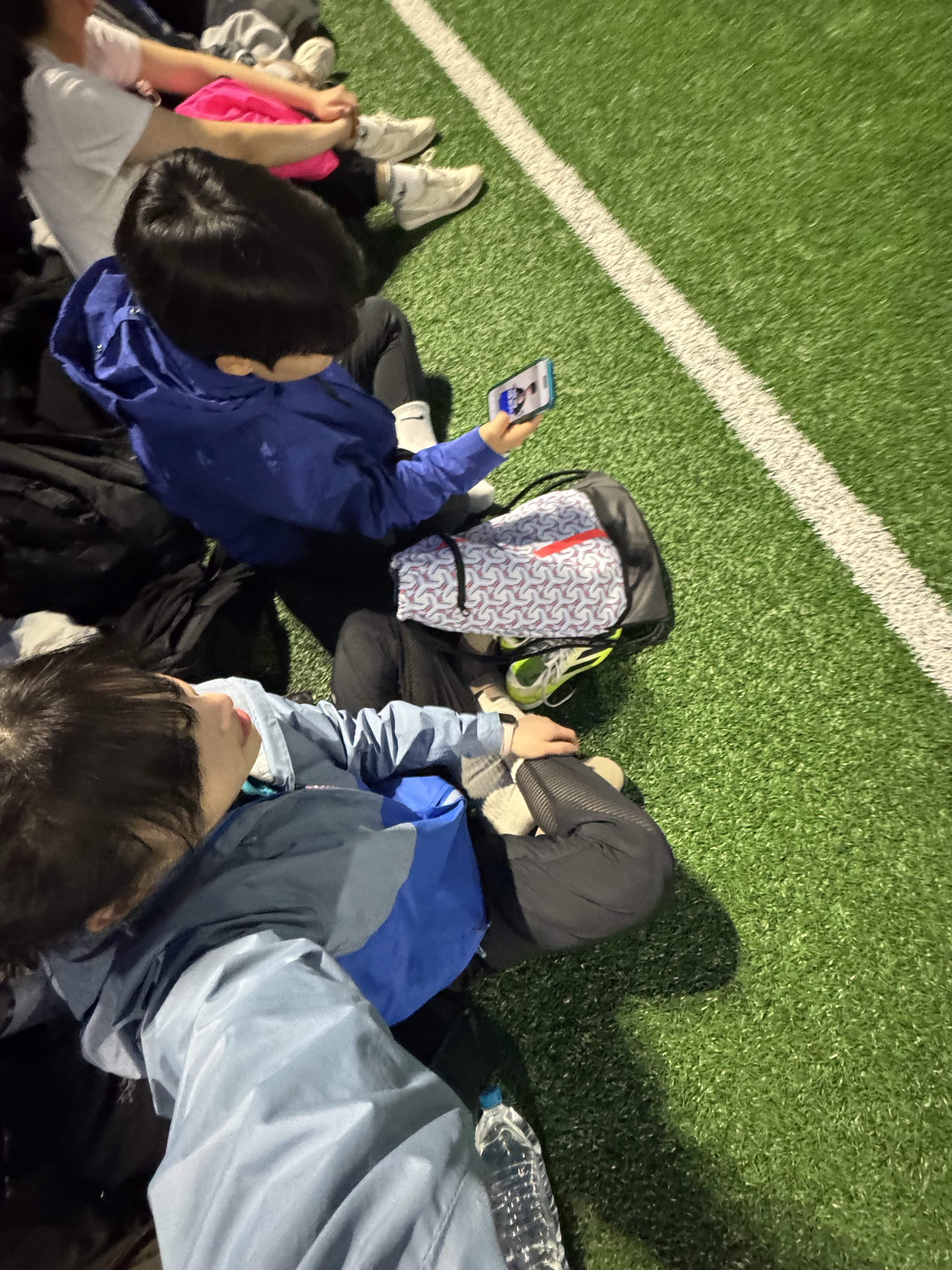 (W) Patagonia Torrentshell 3L Jacket Light Current Blue 착용 스타일 - 4