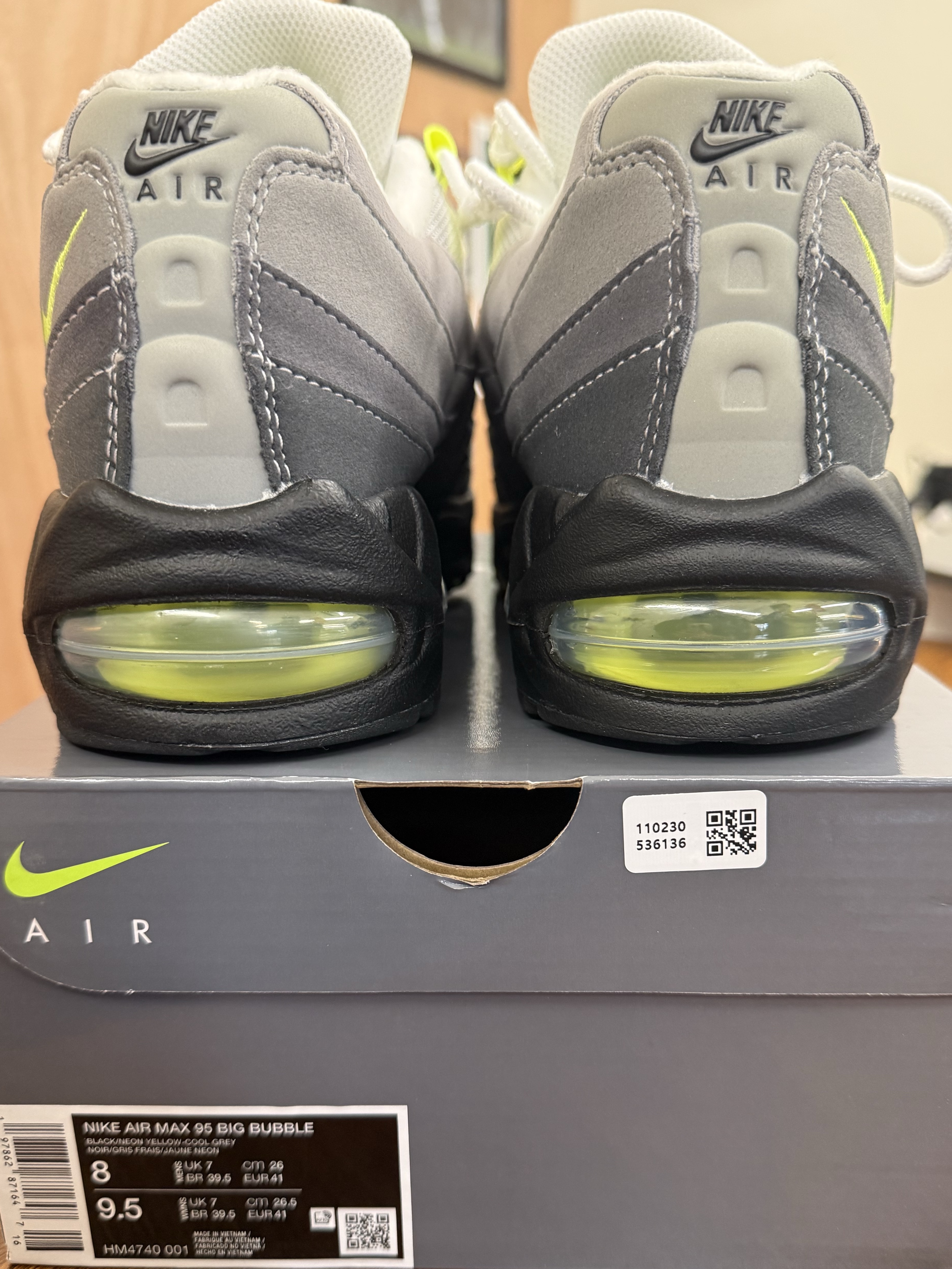 Nike Air Max 95 OG Neon 착용 스타일