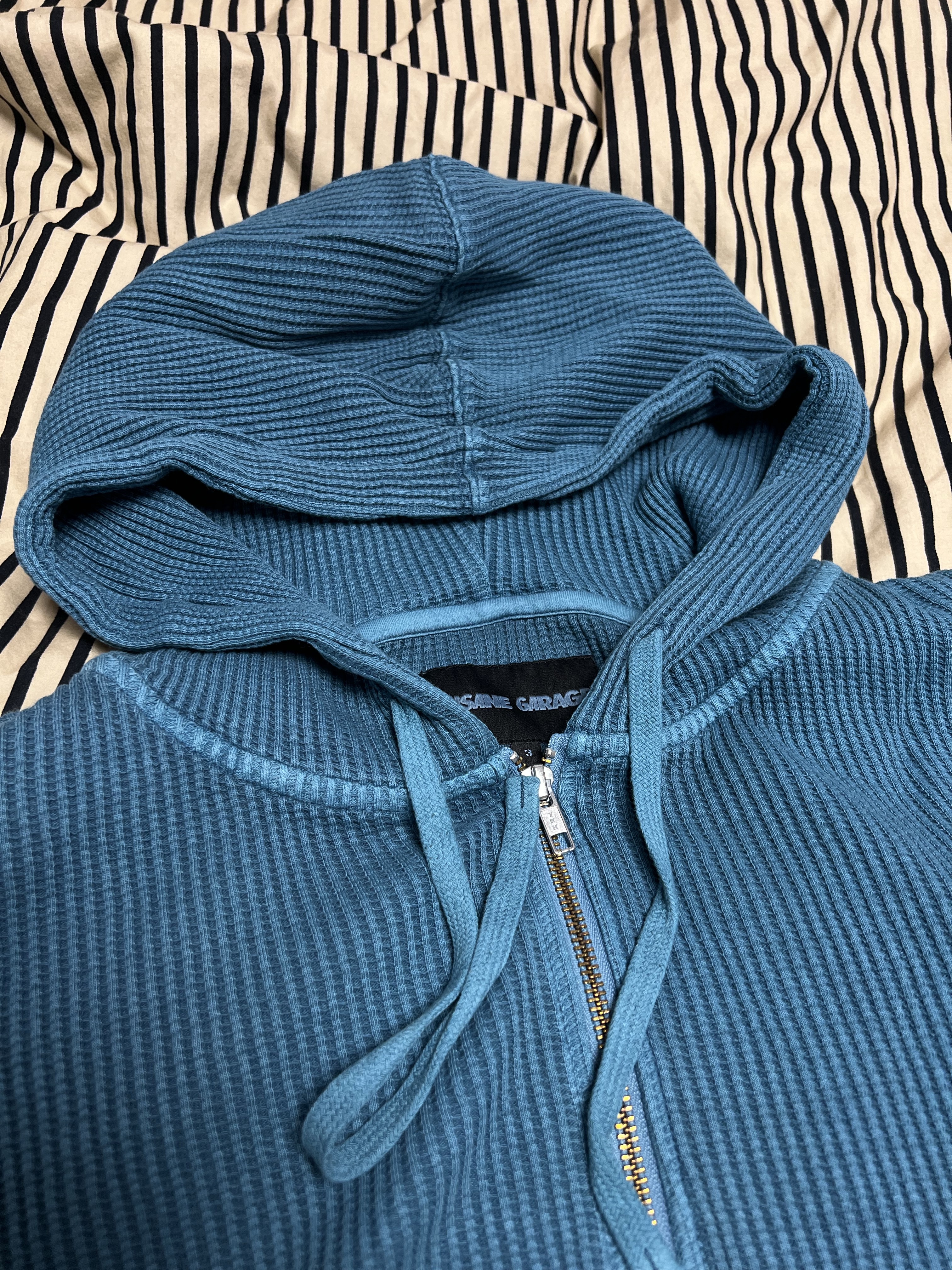 INSANE GARAGE Washed Waffle Hoodie_Teal 착용 스타일 - 2