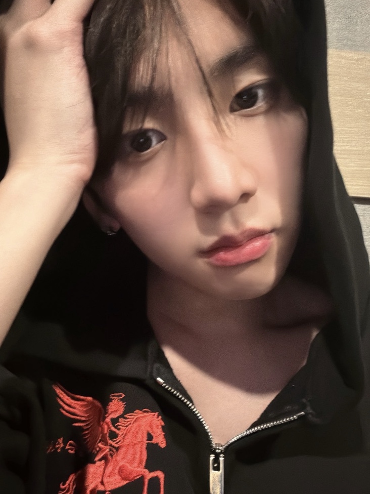 PACOSPLY Falling Angel Zip Up Hoodie Black, PACOSPLY Falling Angel Zip Up Hoodie Navy 착용 스타일