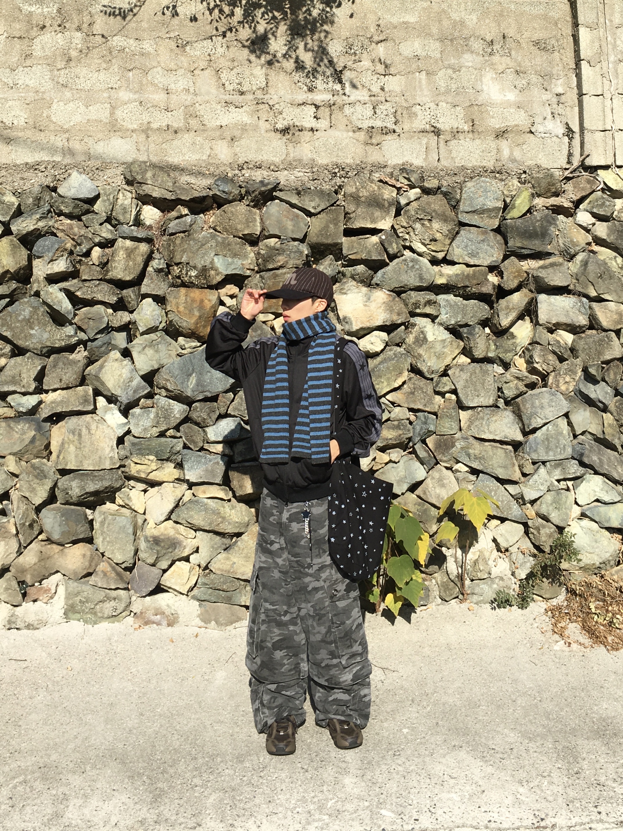 Asics Jog 100 S Brown Storm 착용 스타일 - 1