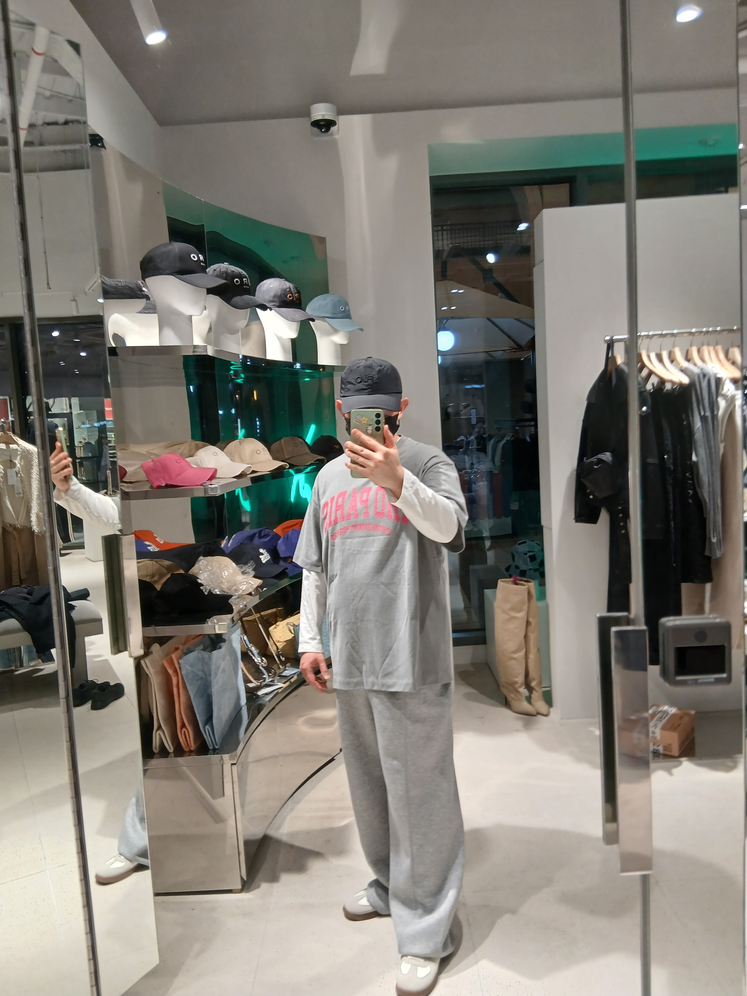 Iro Logo Nylon Ball Cap Black, Iro Damage Wide Denim Pants Blue 착용 스타일 - 2