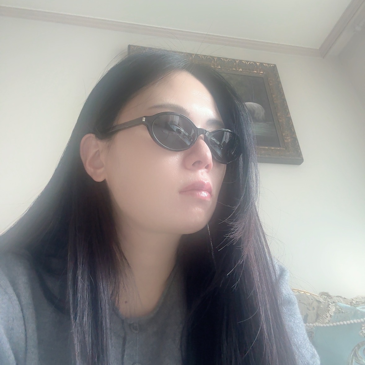 Saint Laurent SL 751 Jeanne Sunglasses Black 착용 스타일