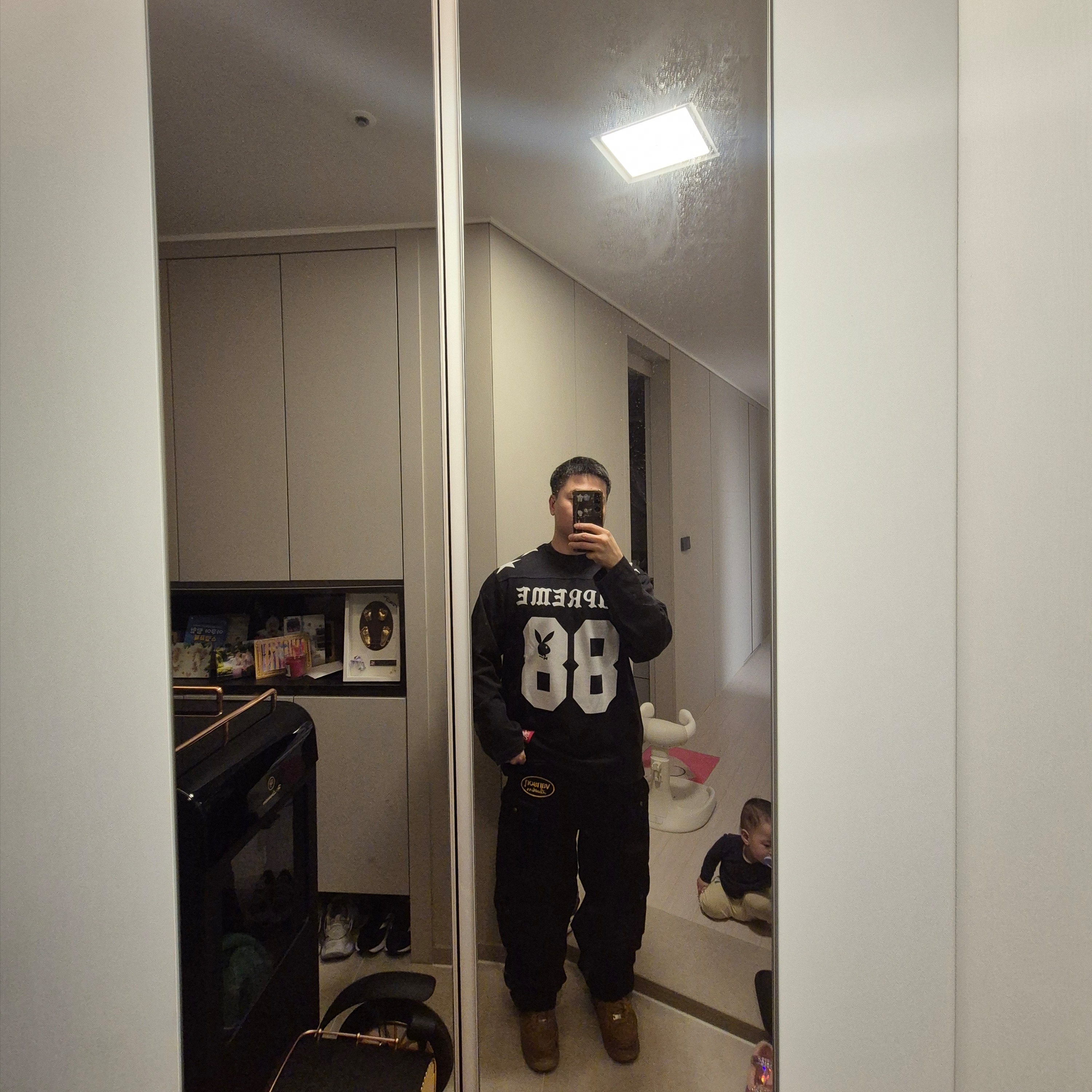 Supreme x Playboy L/S Football Top Black - 26SS 착용 스타일 - 1