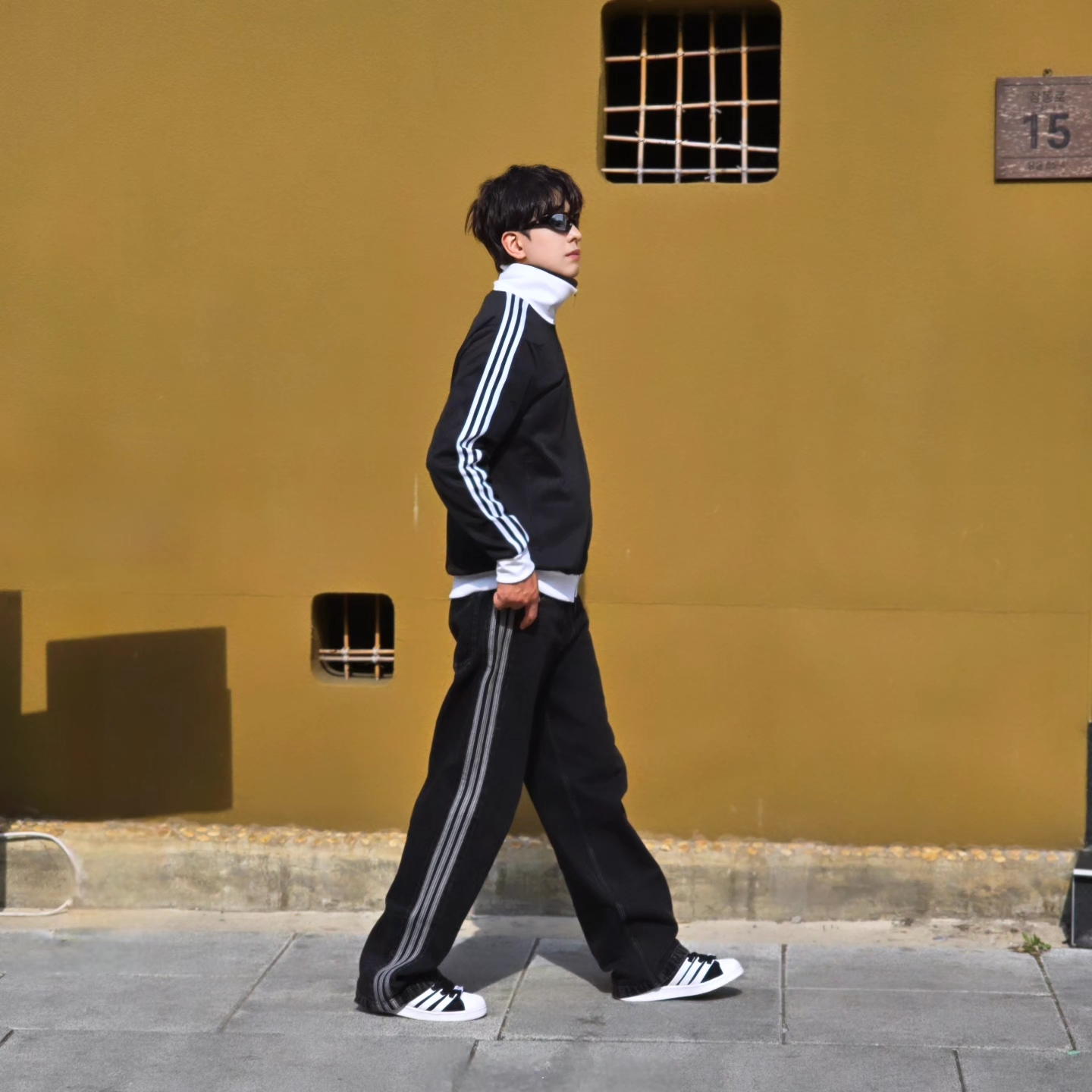 Adidas Adicolor Classics Beckenbauer Track Jacket Black - US Sizing, Adidas Adicolor Classics Beckenbauer Track Jacket Black - KR Sizing 착용 스타일 - 1