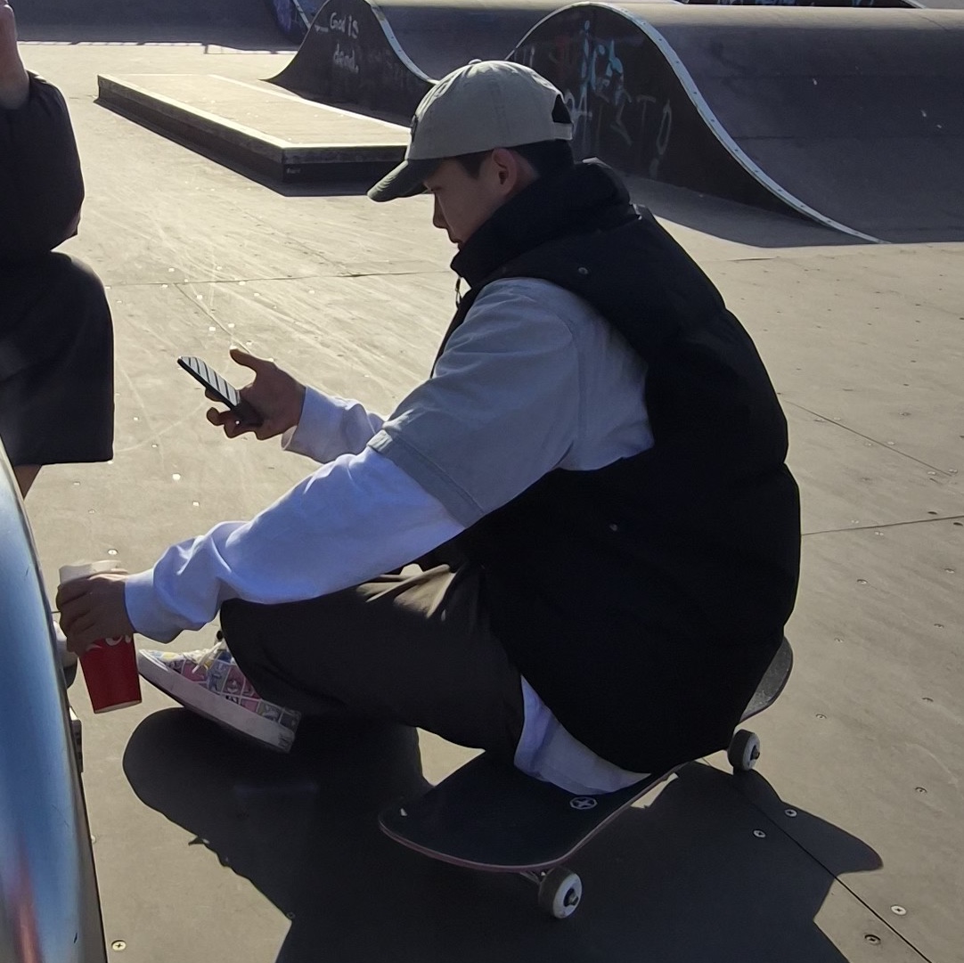 Supreme Small Box LS T-Shirt White - 24SS 착용 스타일