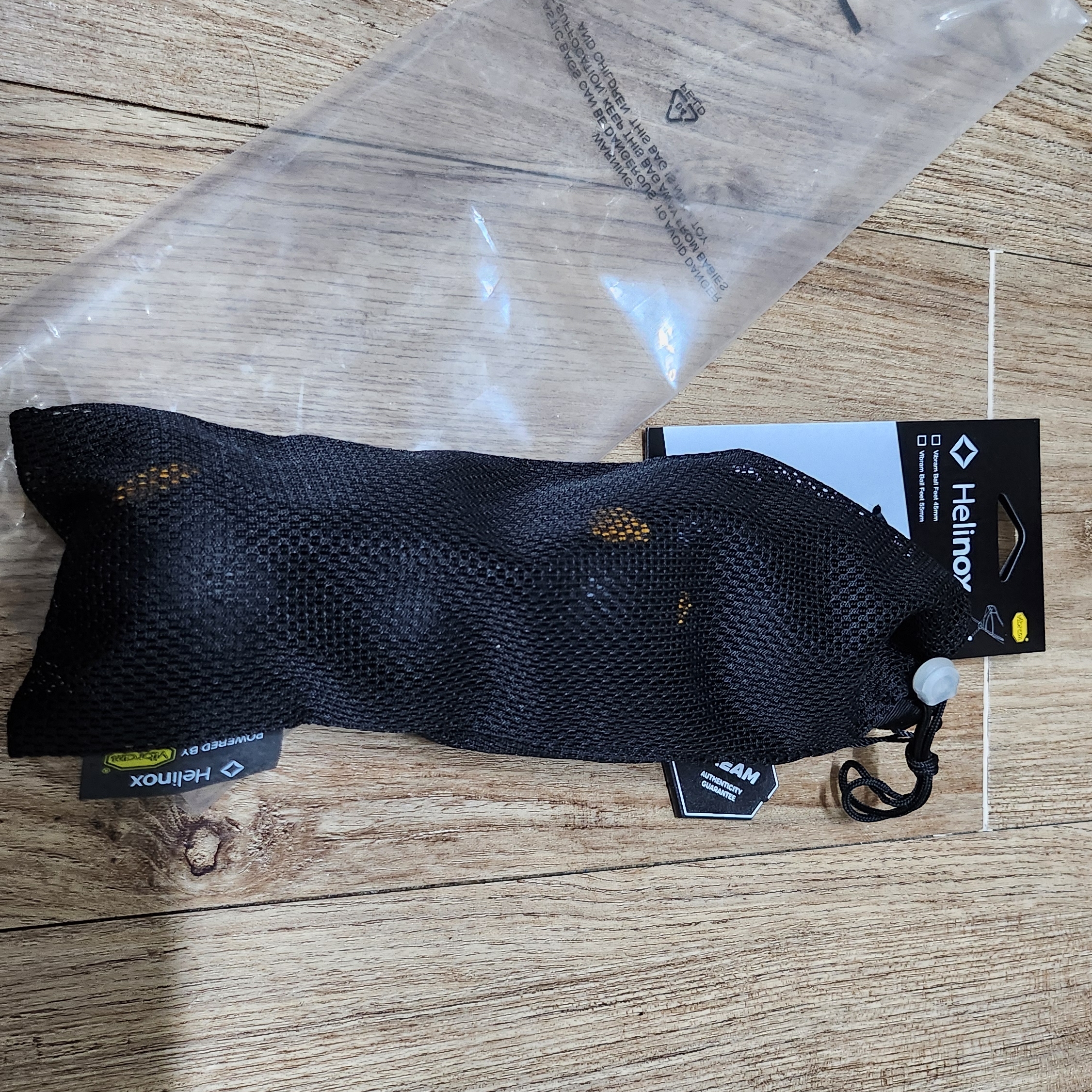 Helinox Vibram Ball Feet 55mm Black, Helinox x Fragment Design Tactical Bench Black Navy 착용 스타일 - 3