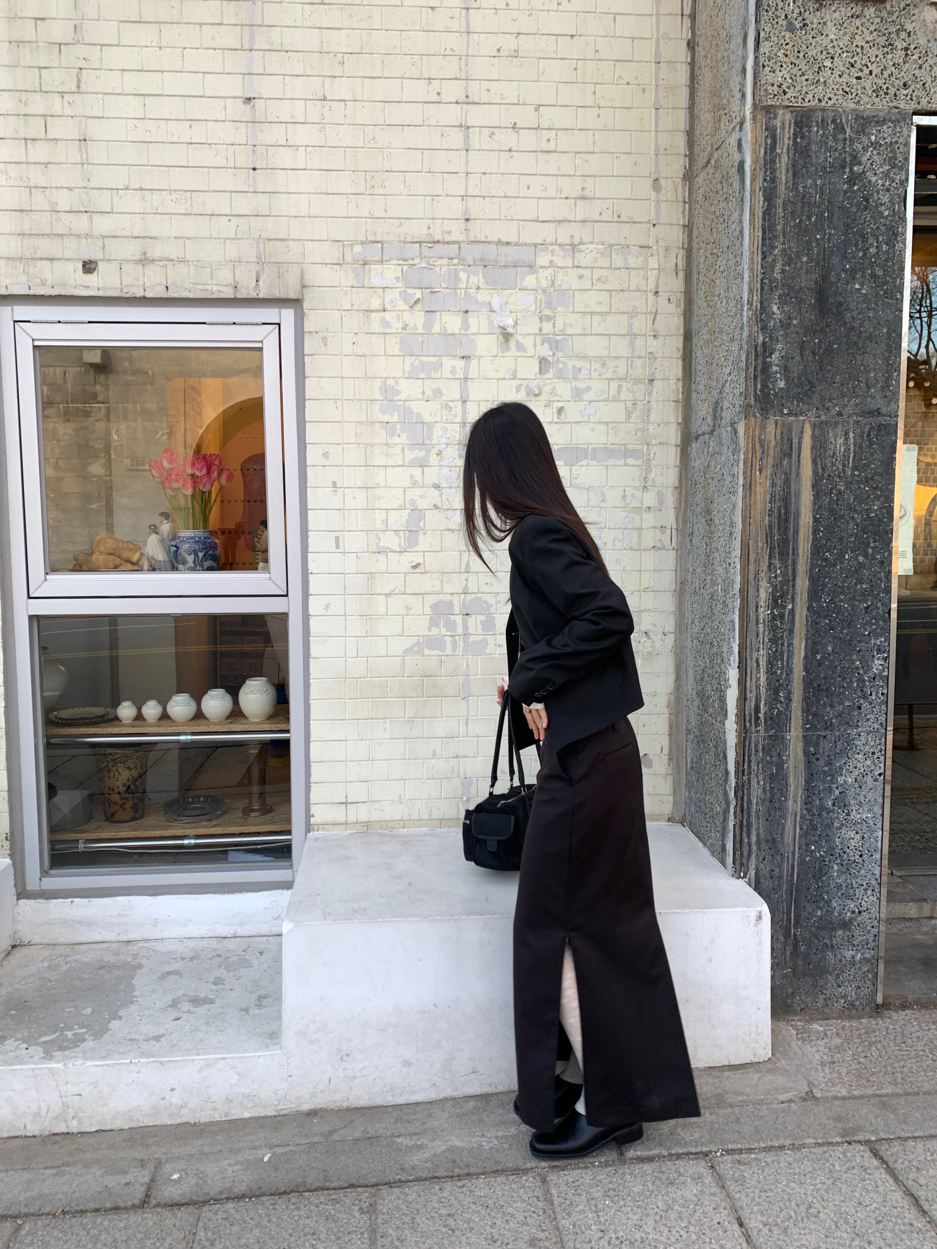 (W) Threetimes Ariana T-Shirt Cream, (W) Calvin Klein Modern Cotton Lightly Lined Triangle Bra Black 착용 스타일 - 1