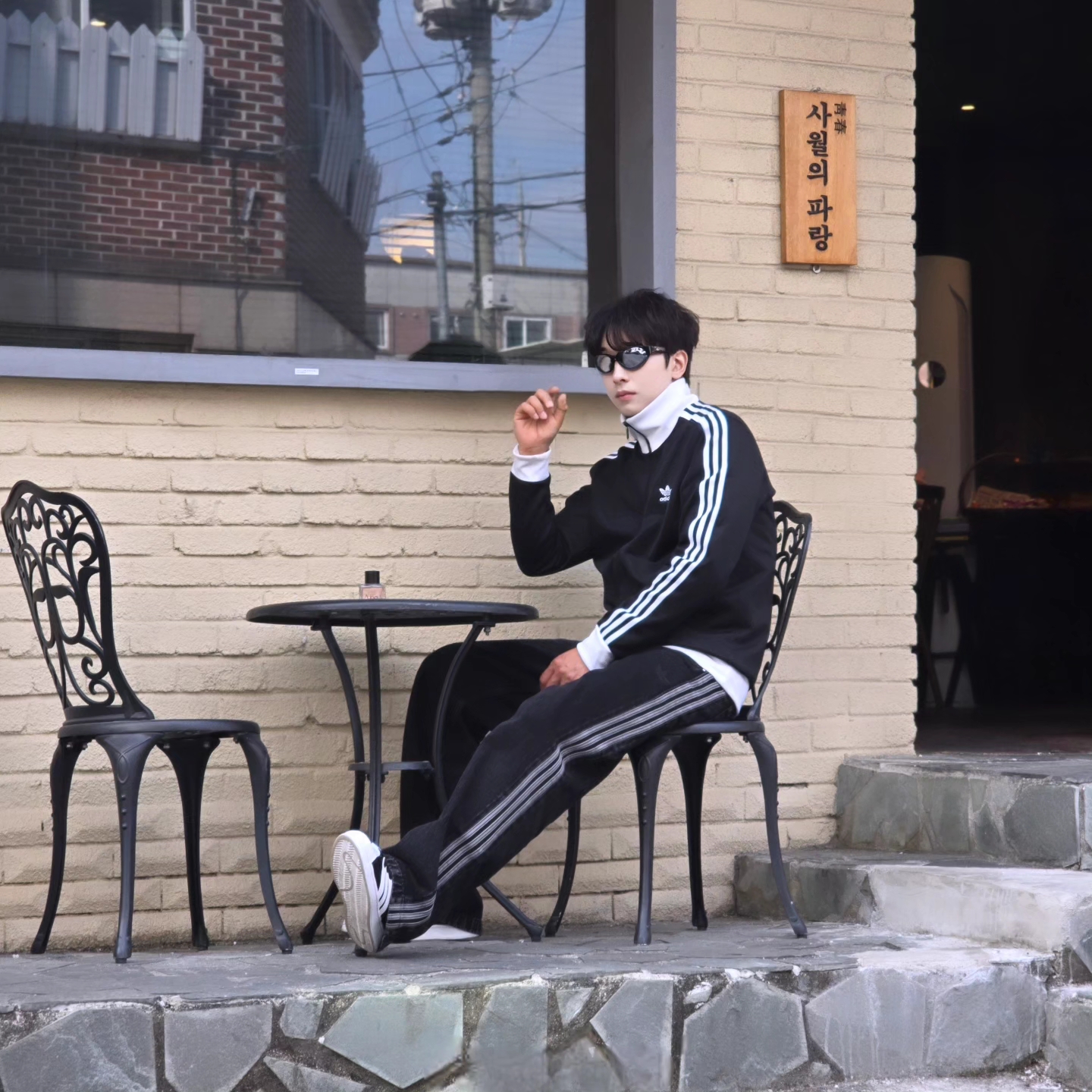 Adidas Adicolor Classics Beckenbauer Track Jacket Black - US Sizing, Adidas Adicolor Classics Beckenbauer Track Jacket Black - KR Sizing 착용 스타일 - 3