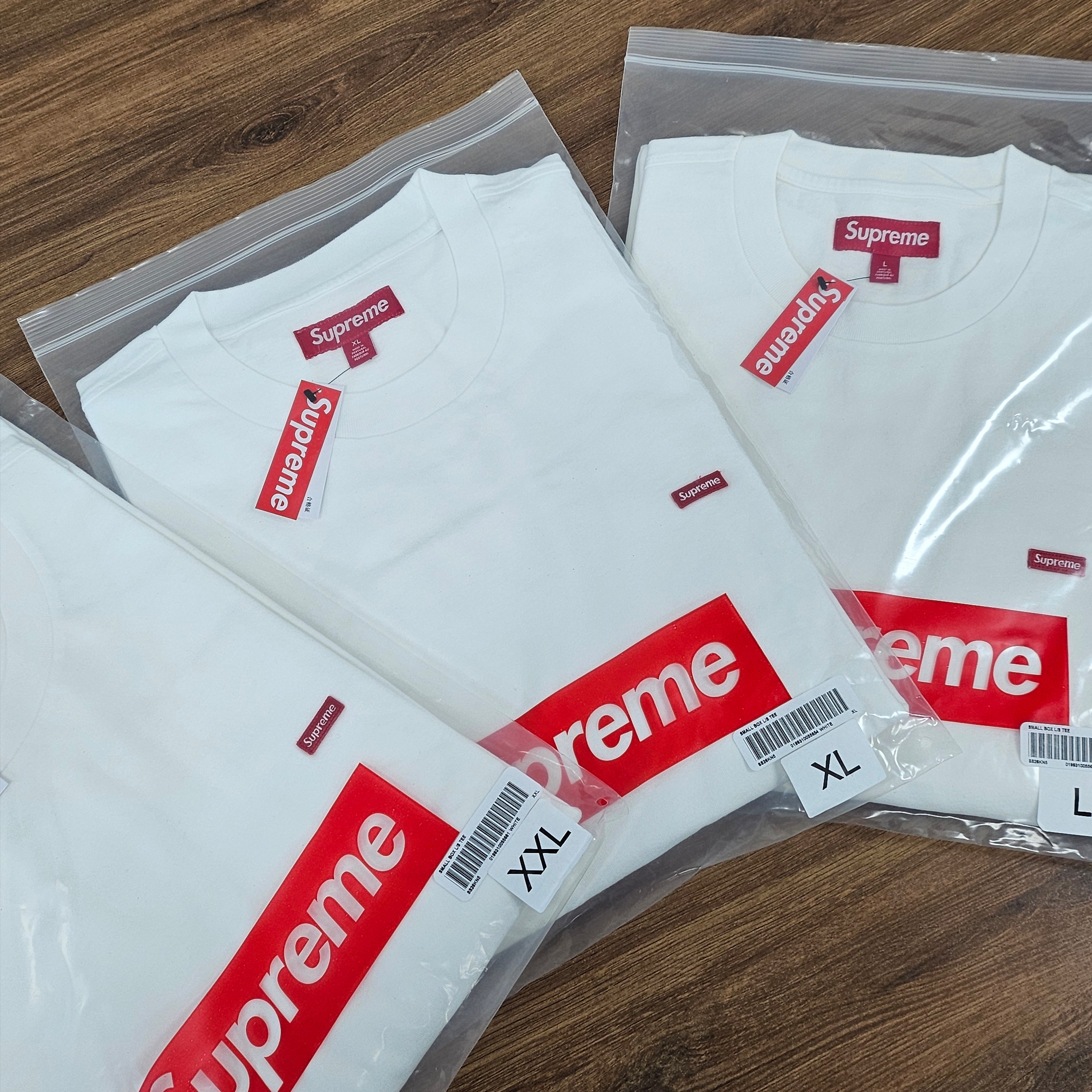 Supreme Small Box L/S T-Shirt White - 26SS 착용 스타일