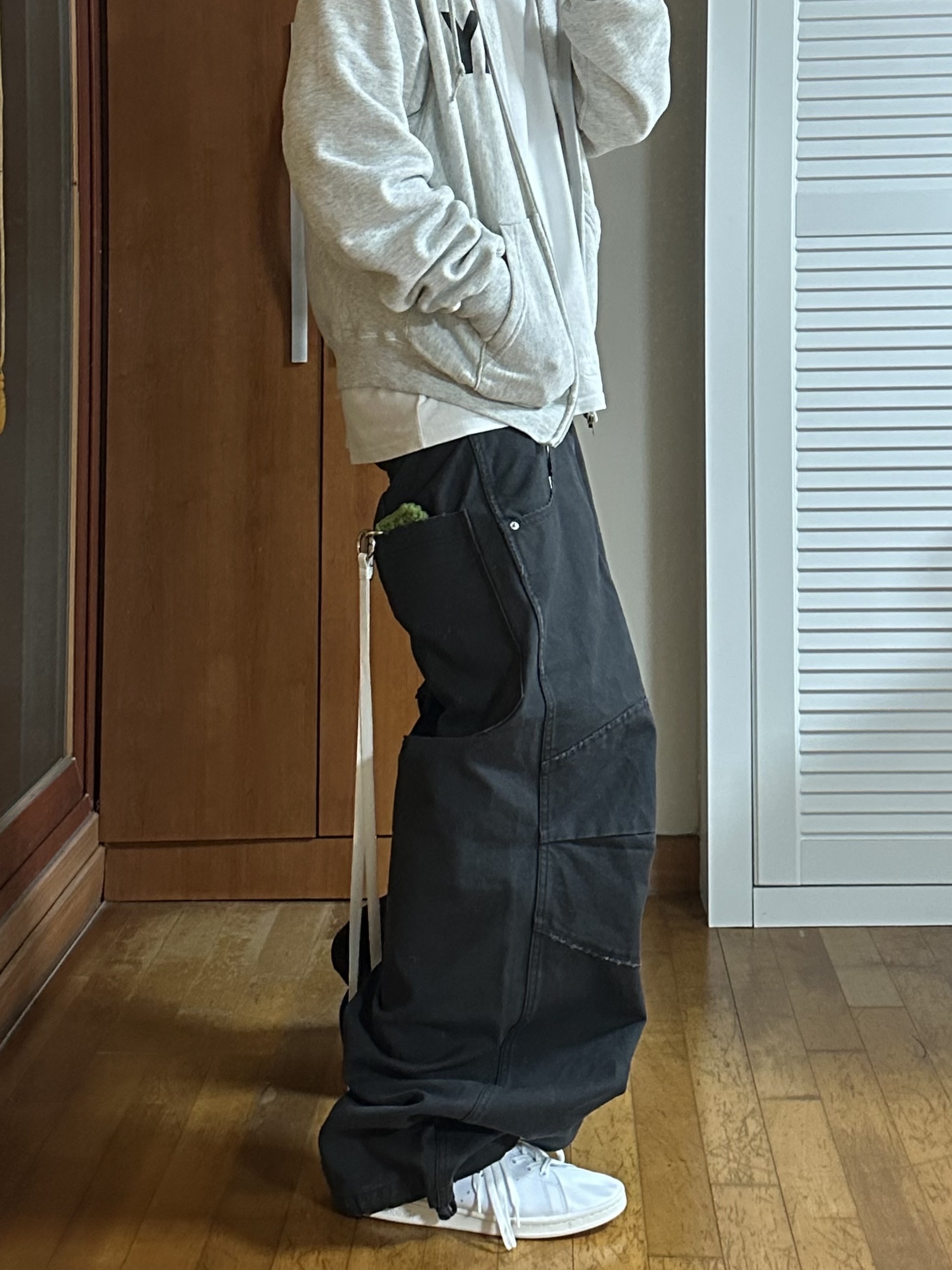 Adidas Stan Smith Decon Cloud White Green, MJD Canvas 3D Knee Pants Charcoal 착용 스타일 - 1