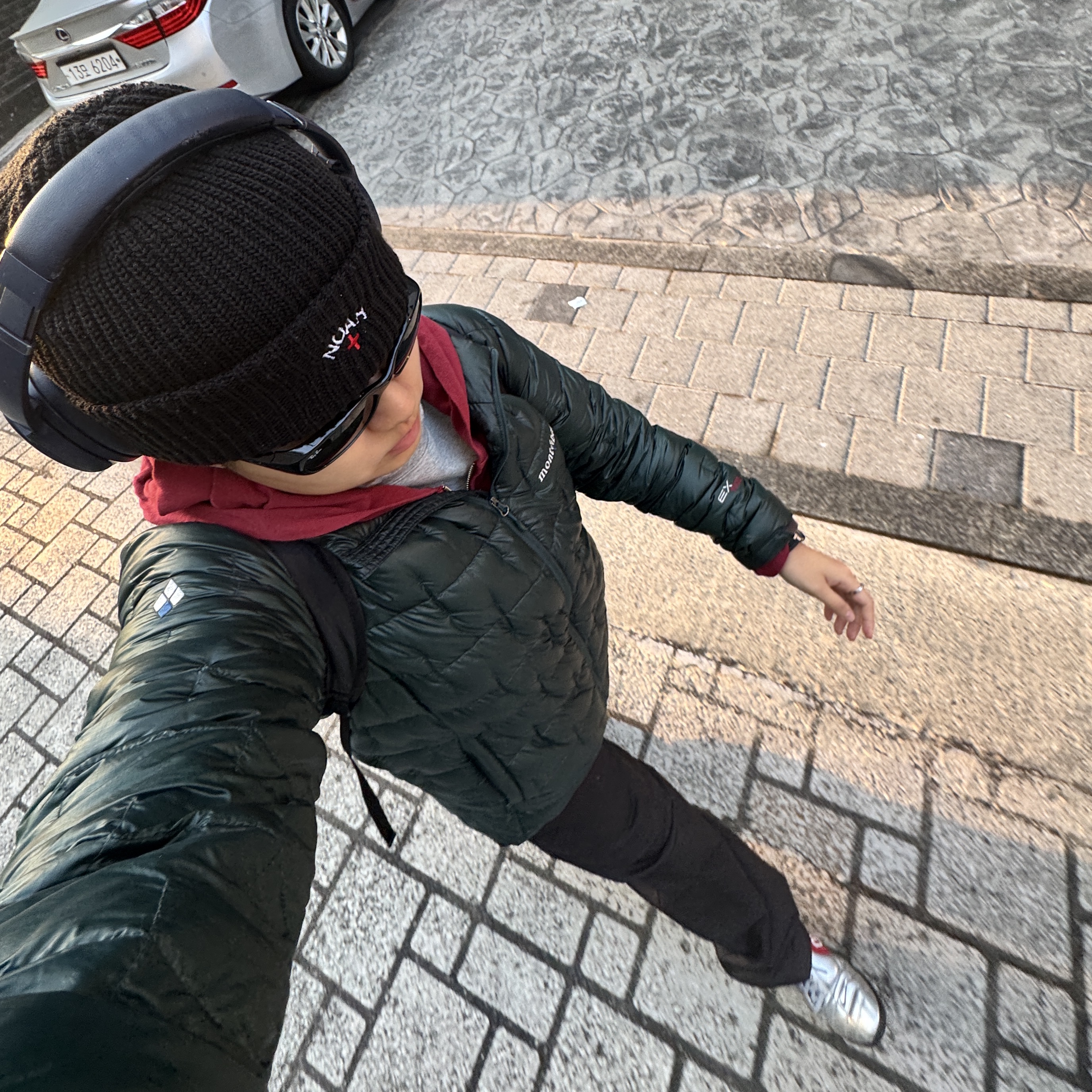 Dickies Loose Fit Double Knee Work Pants Black, Nike Total 90 III SP Metallic Silver and Black 착용 스타일