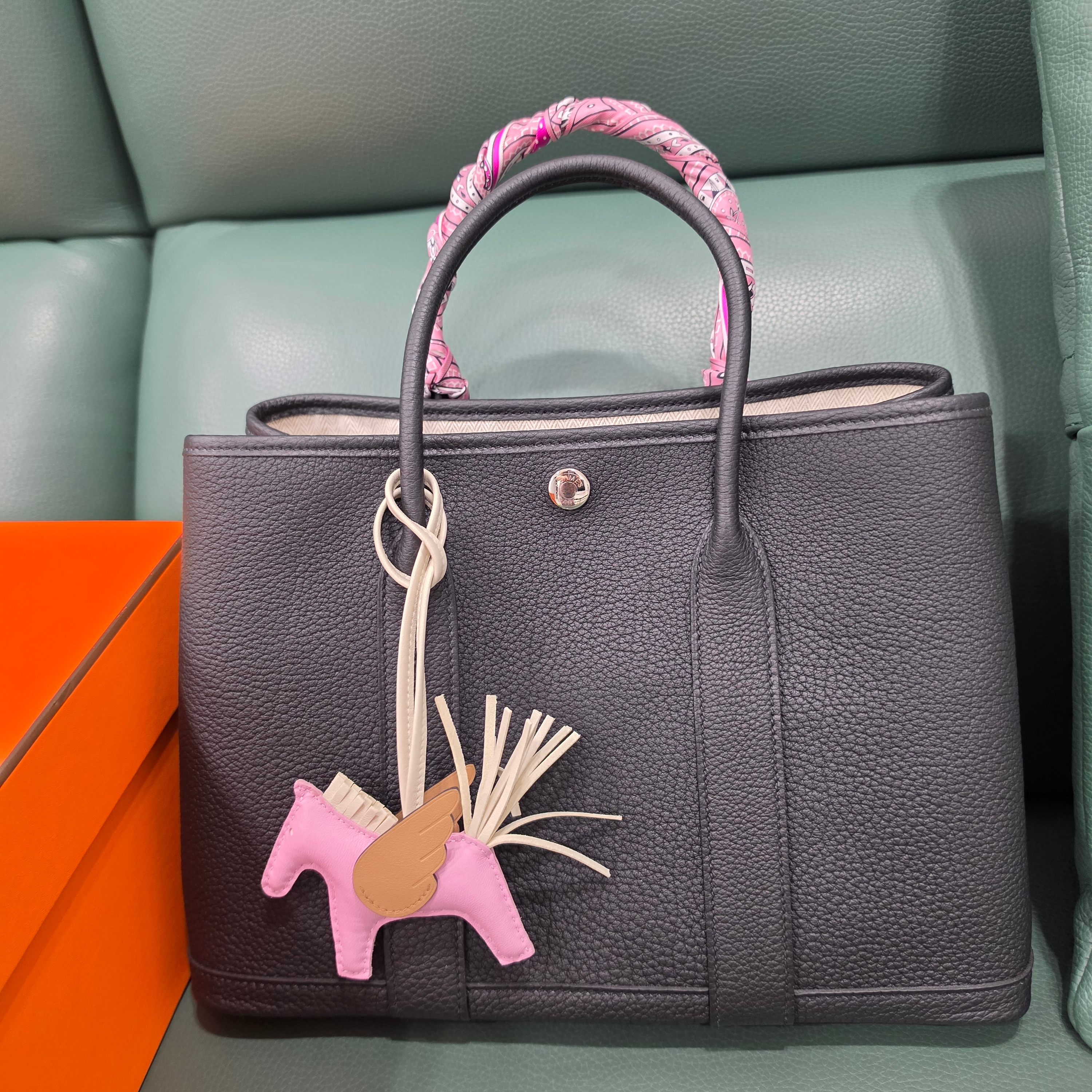 Hermes Garden Party 30 Bag Negonda & Palladium Noir 착용 스타일
