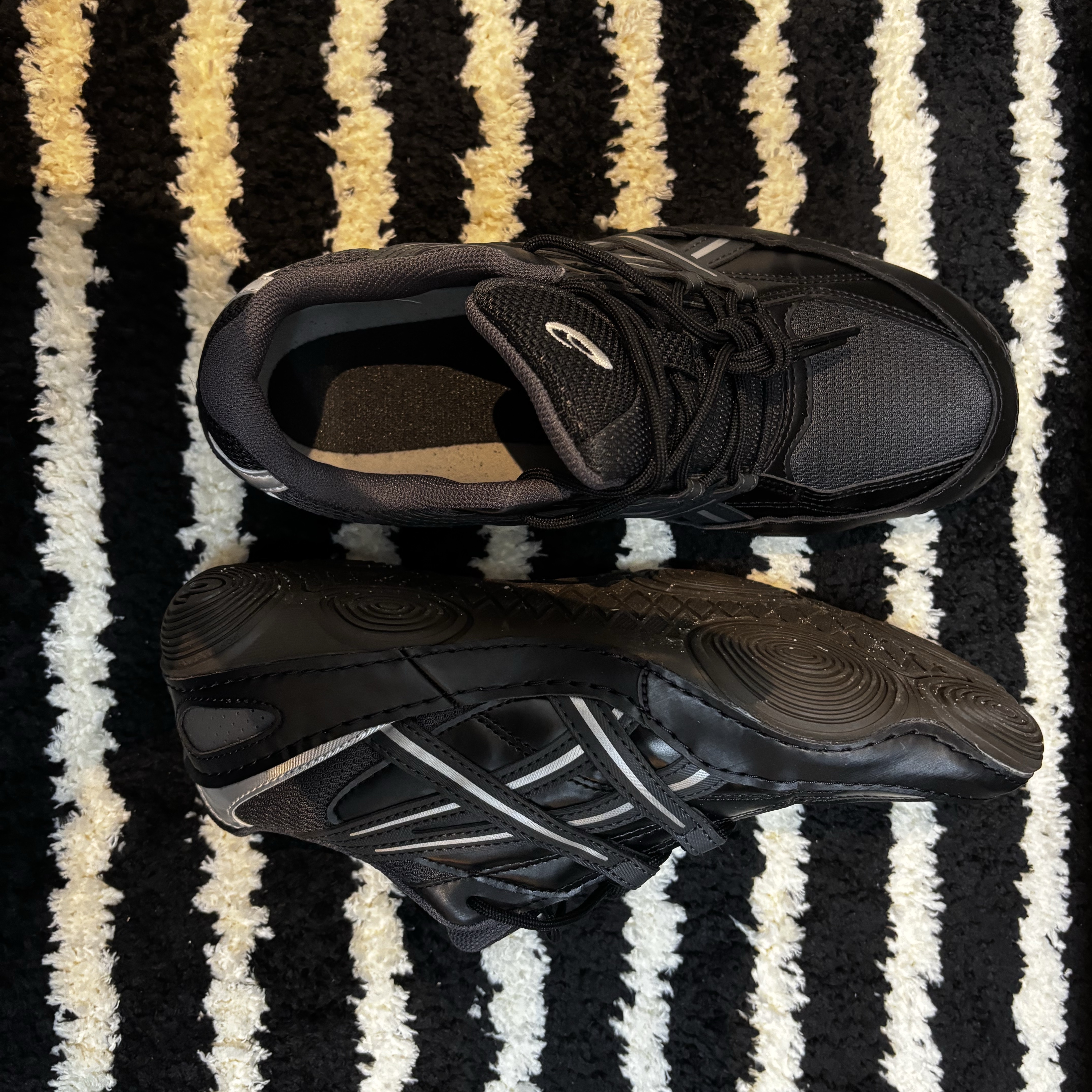 Asics Hypersync Graphite Grey Black 착용 스타일