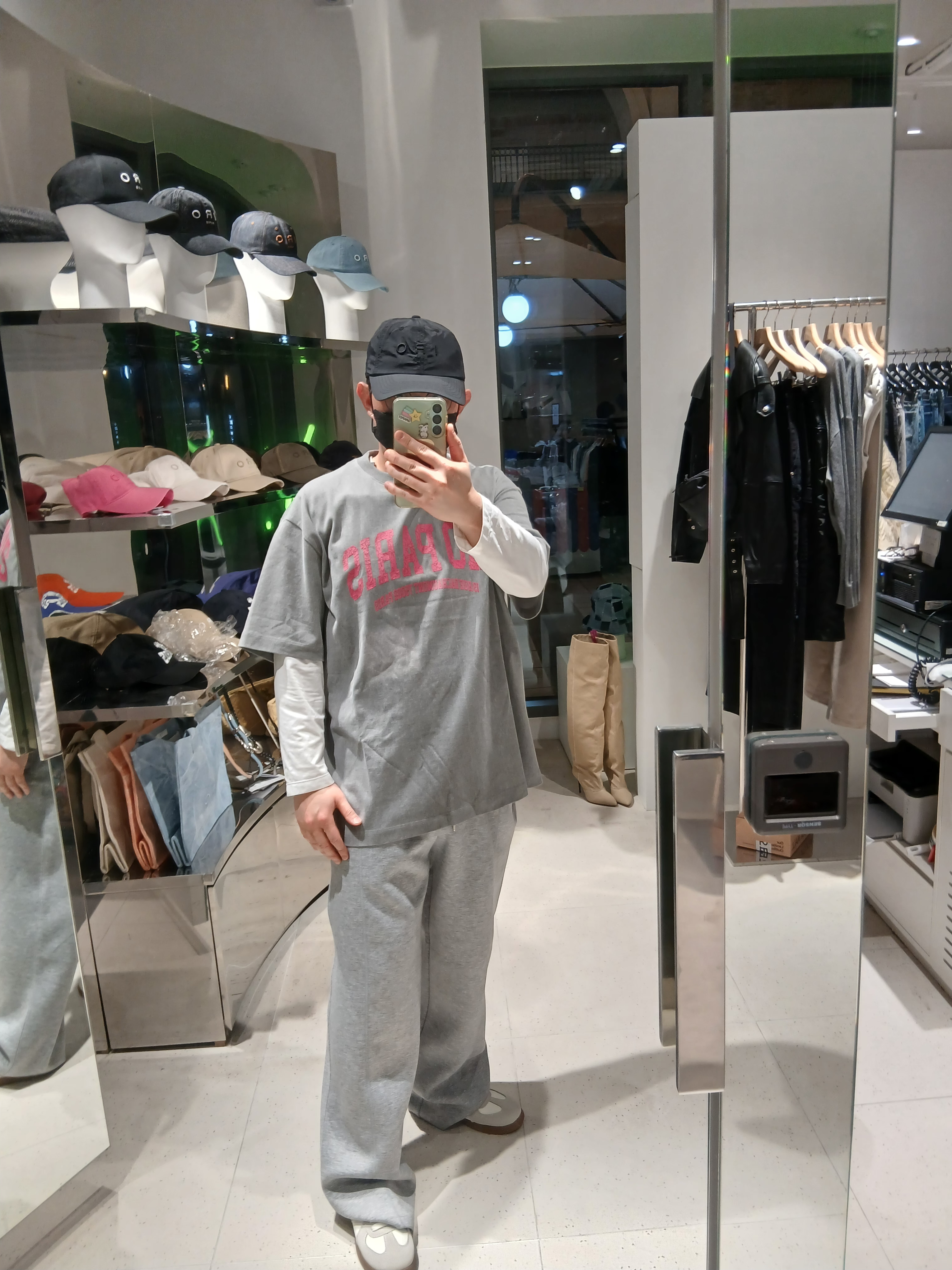 Iro Logo Nylon Ball Cap Black, Iro Damage Wide Denim Pants Blue 착용 스타일 - 1