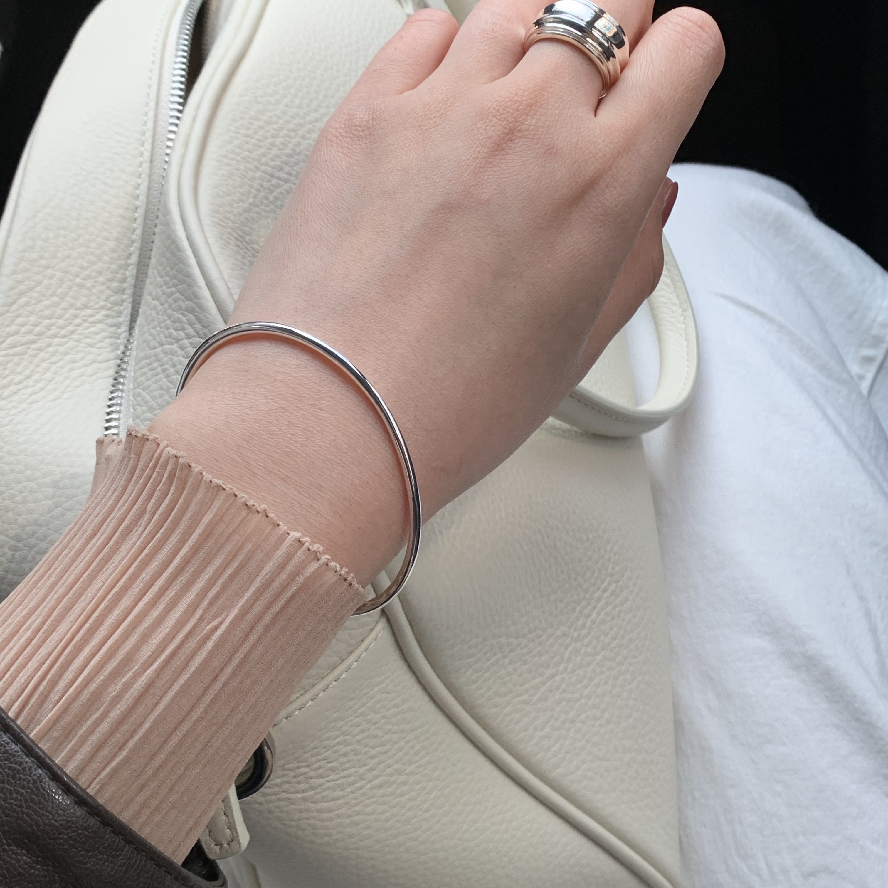 Byweekend Stem Earring Silver, Byweekend Momo Ring Silver 착용 스타일 - 6