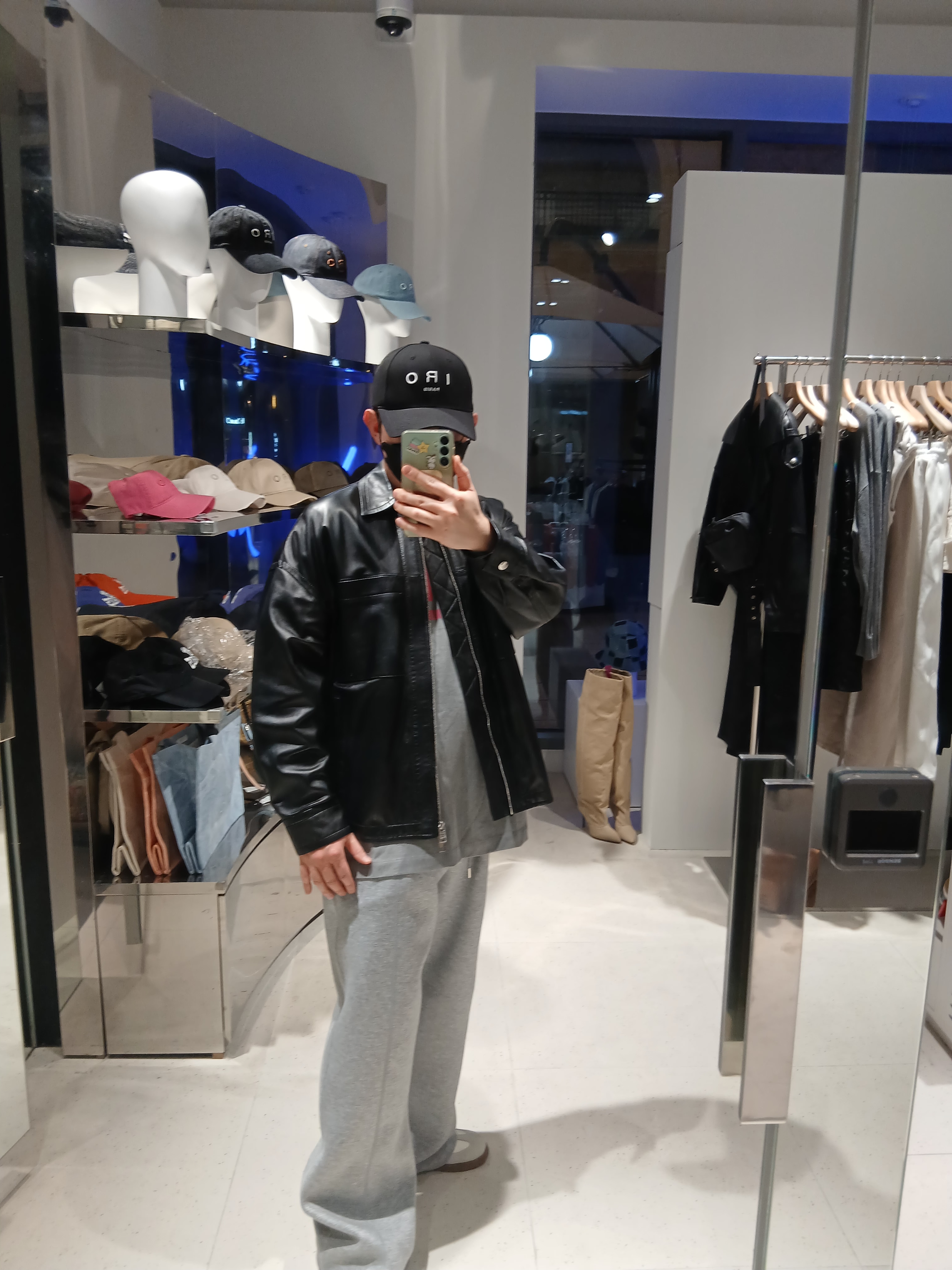 Iro Troyes Iro Logo Embroidery Washed Denim Ball Cap Blue, Iro Serkanspe Leather Jacket Black 착용 스타일 - 1