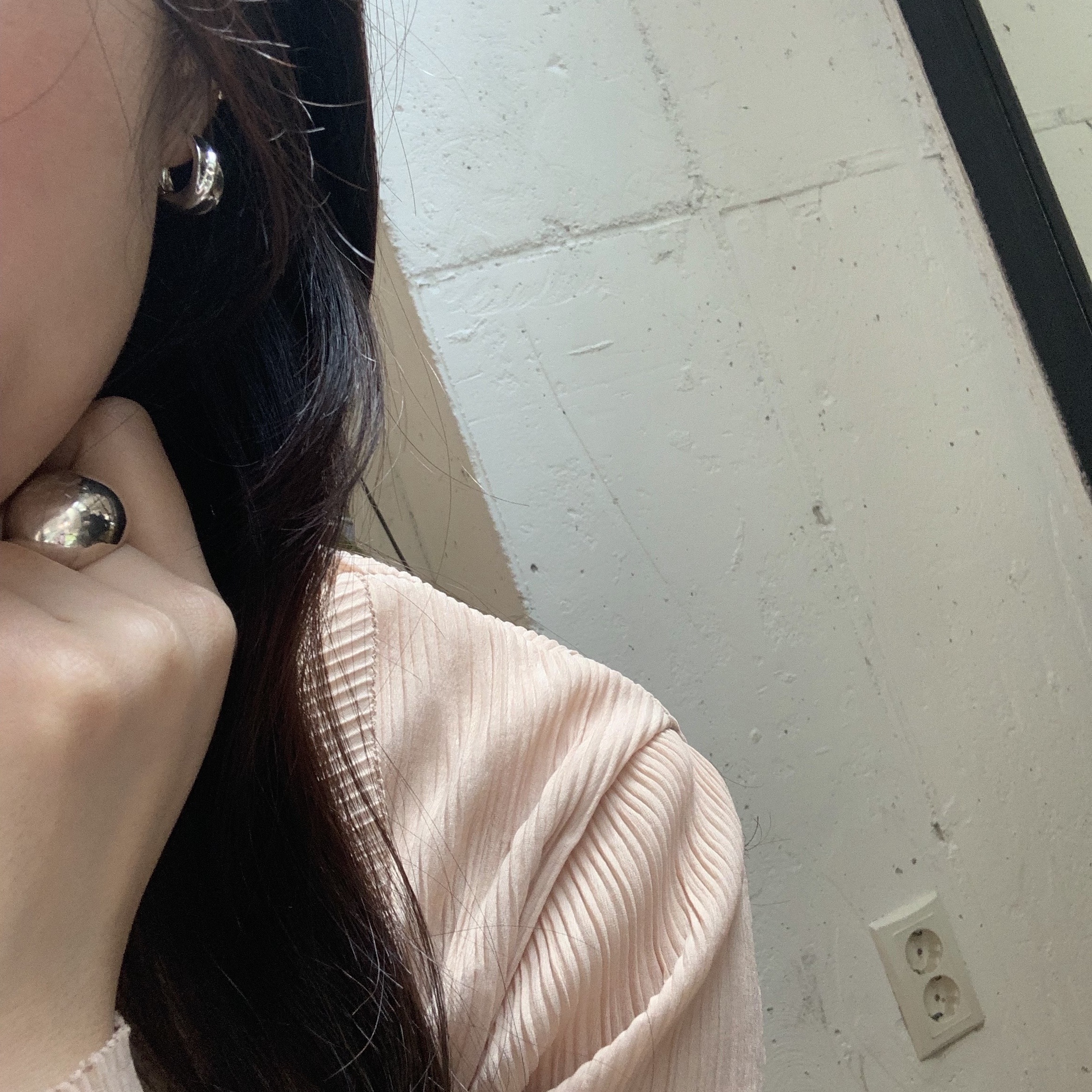 Byweekend Stem Earring Silver, Byweekend Momo Ring Silver 착용 스타일 - 1