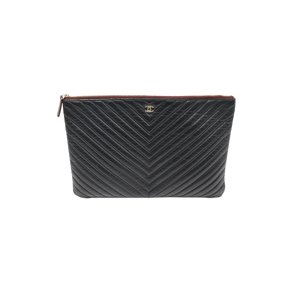 ITEA6JCD4HM2 Chanel Black Lambskin Chevron Gold CC Logo Classic Large O Case Pouch Clutch (24 Series)