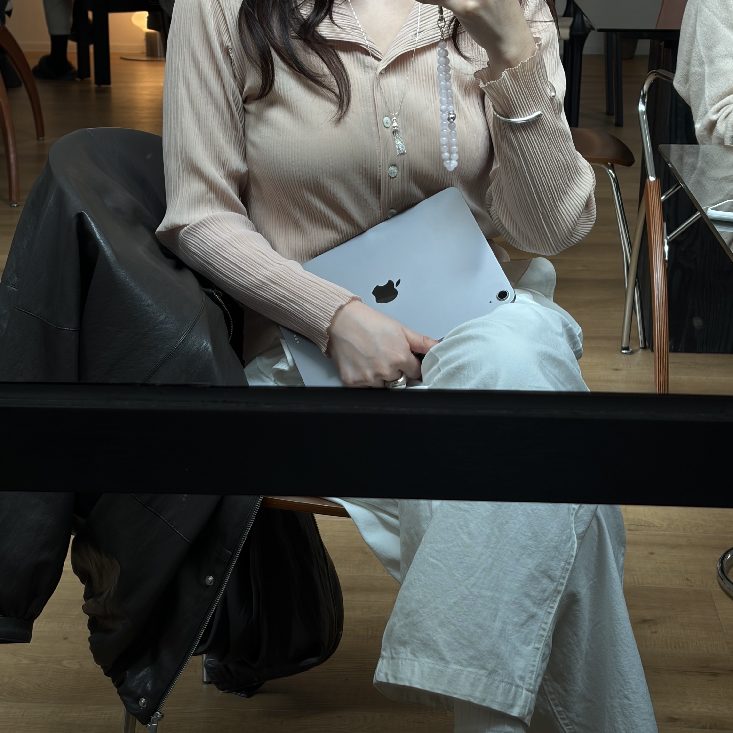 Byweekend Stem Earring Silver, Byweekend Momo Ring Silver 착용 스타일 - 3