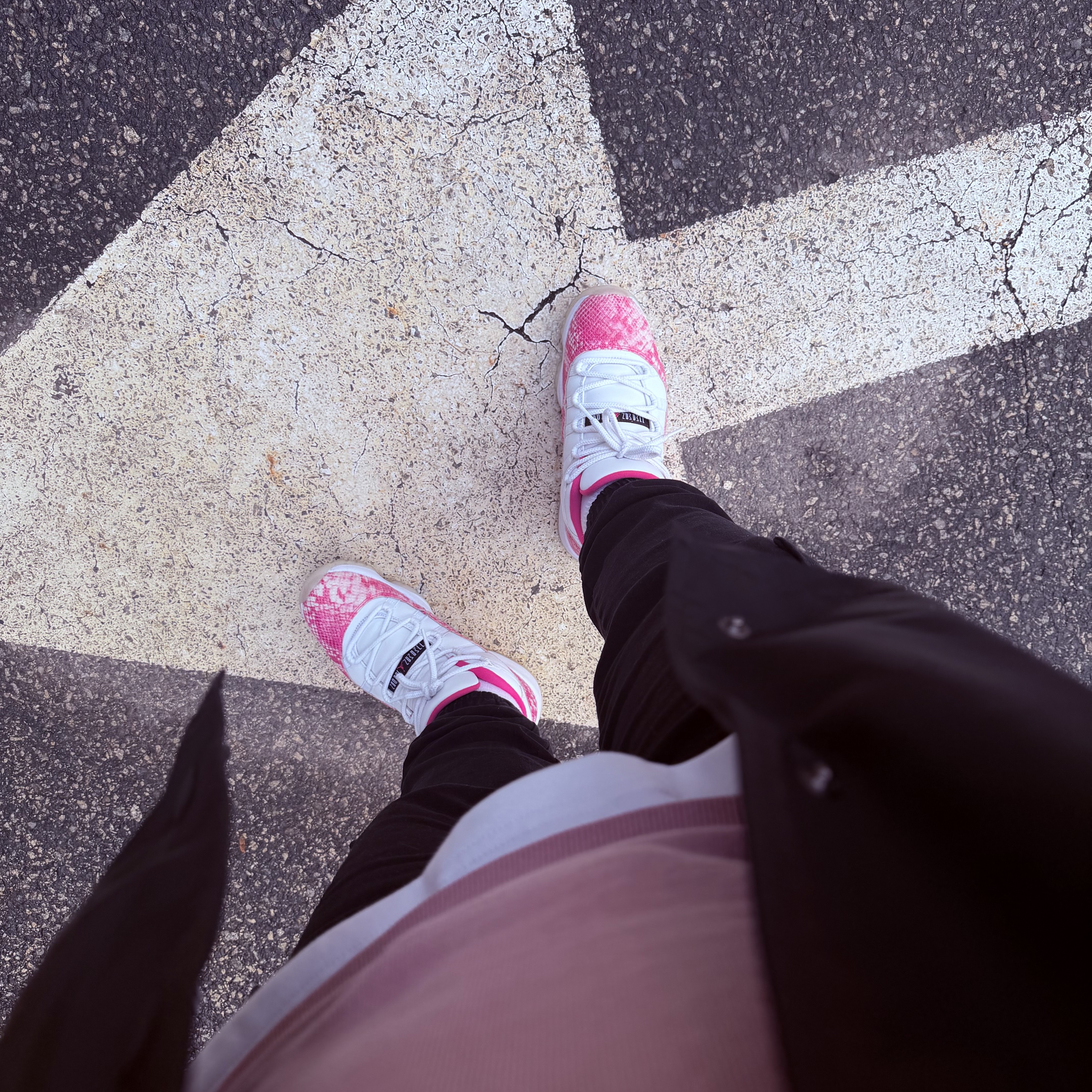 (W) Jordan 11 Retro Low Pink Snakeskin 2019 착용 스타일