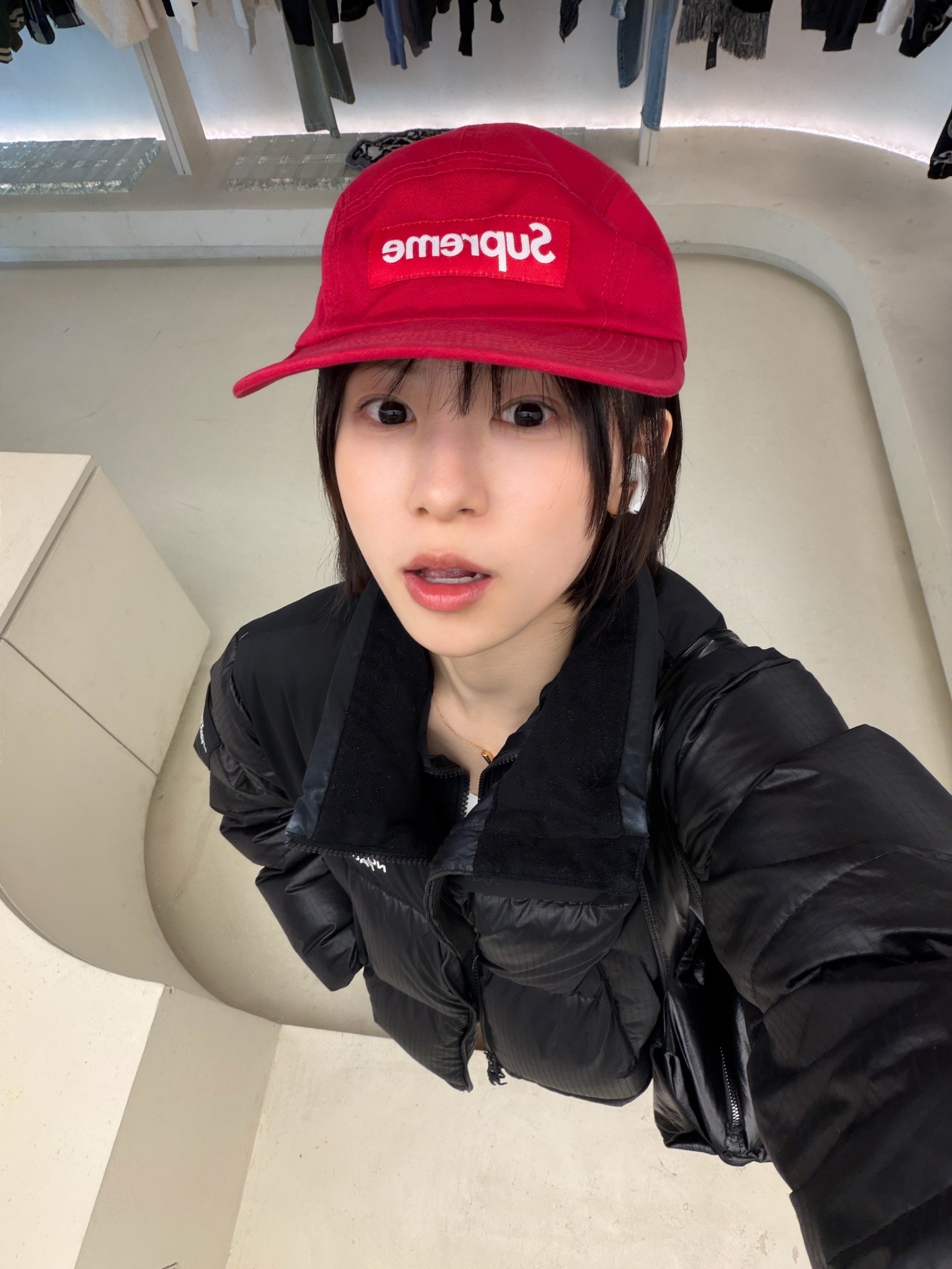 Supreme Washed Chino Twill Camp Cap Red - 25SS, Supreme Washed Chino Twill Camp Cap Red - 26SS 착용 스타일 - 1