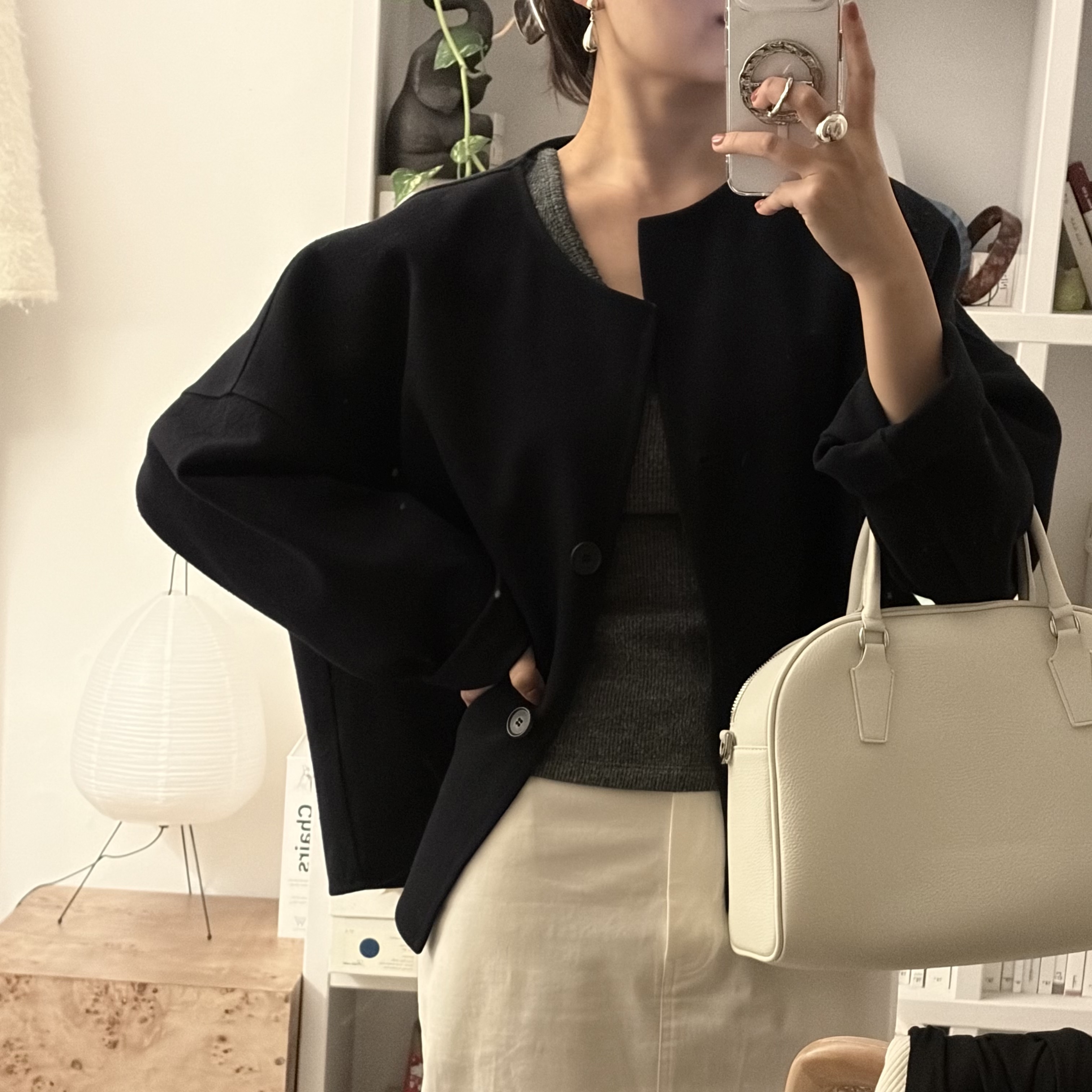 Aviemuah Ave Mac Phone Knob Rhodium, Lemaire Vegetable Tanned Leather Il Bussetto For Lemaire Small Cartridge Bag Black 착용 스타일 - 1