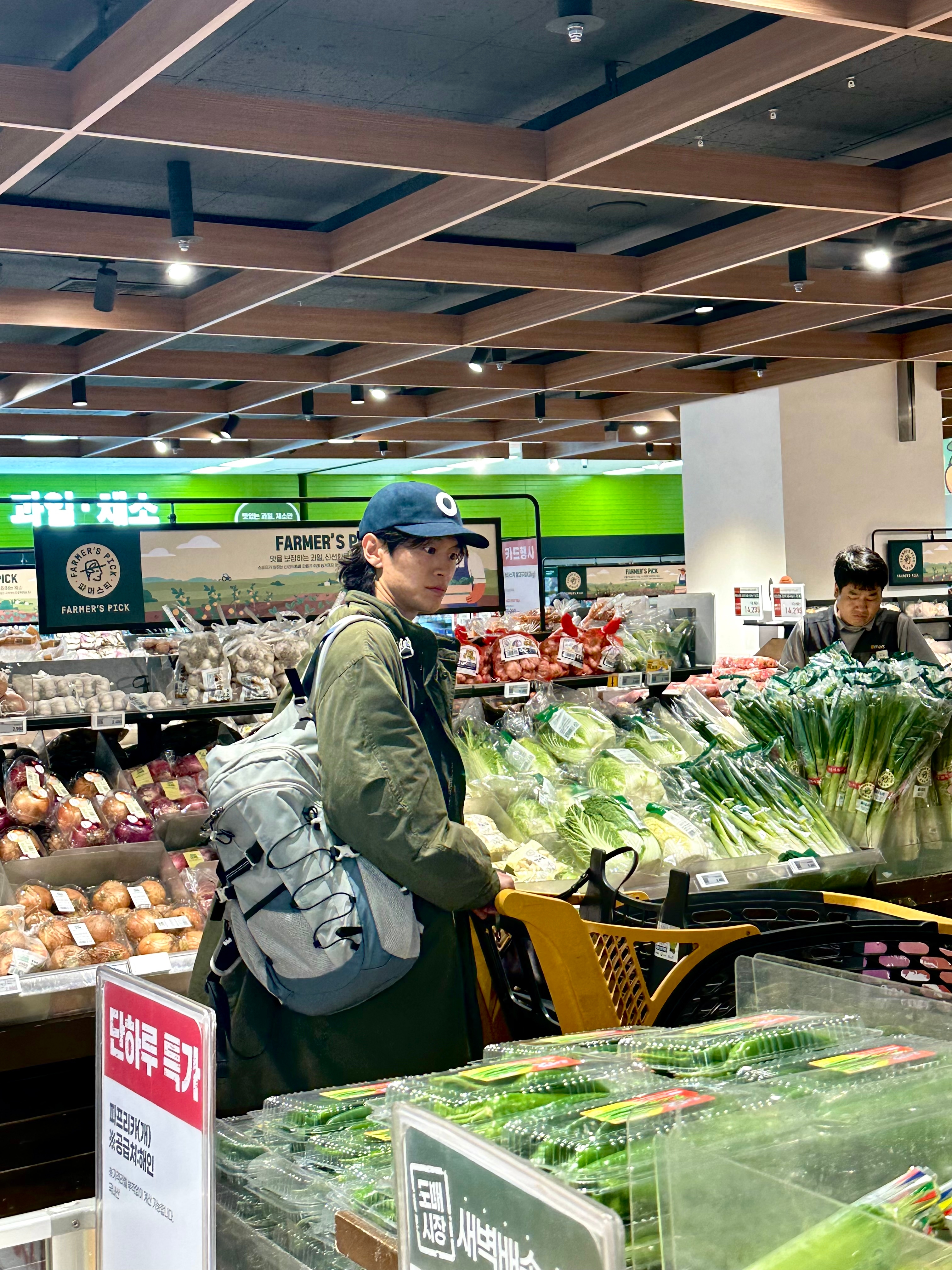 Bose QC Ultra Headphones 2nd Gen Triple Black (Korean Ver.), Vans x FDMTL OTW Half Cab Reissue 33 EK Blue 착용 스타일 - 4