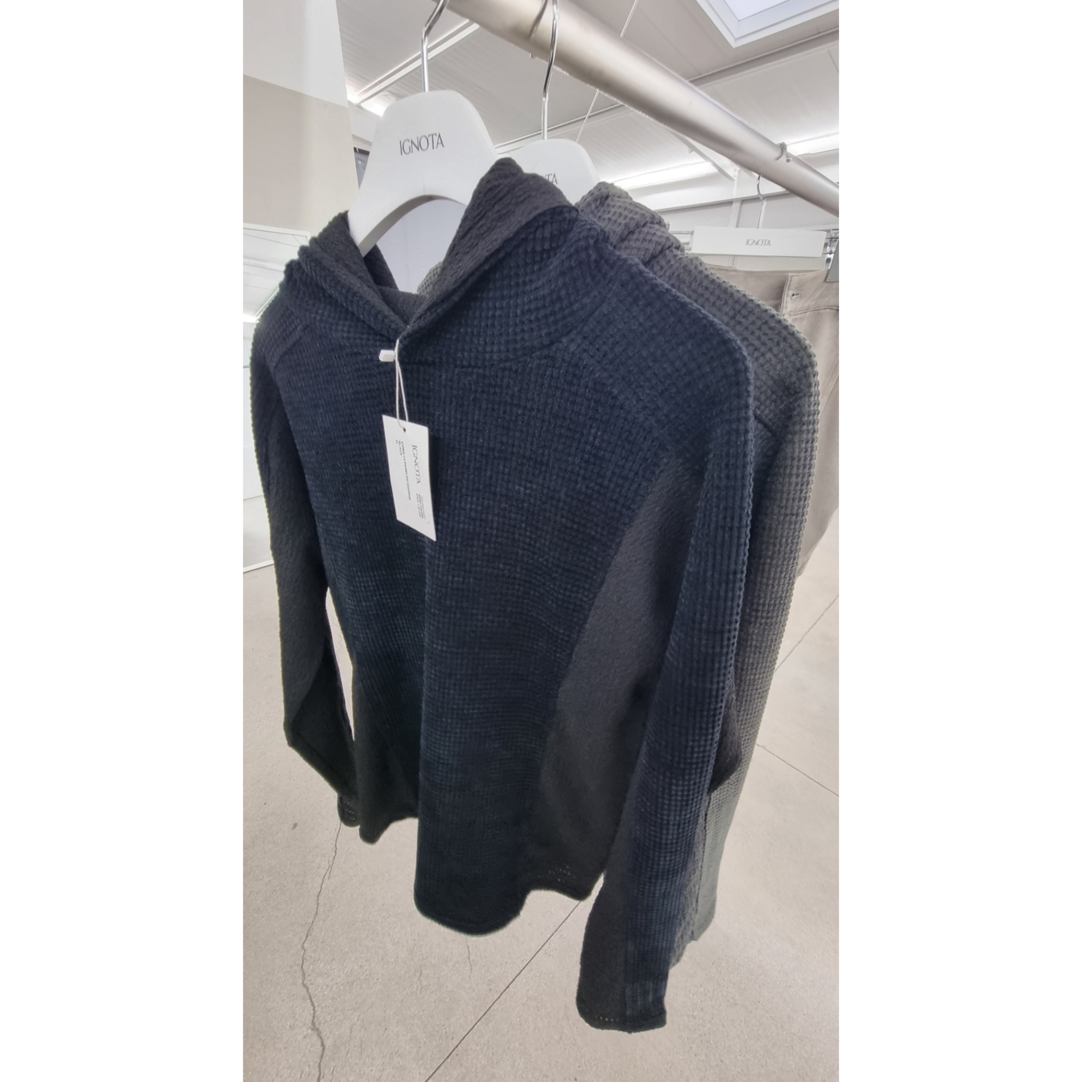 Asics Jog 100 T Black - 4E Extra Wide 착용 스타일 - 3