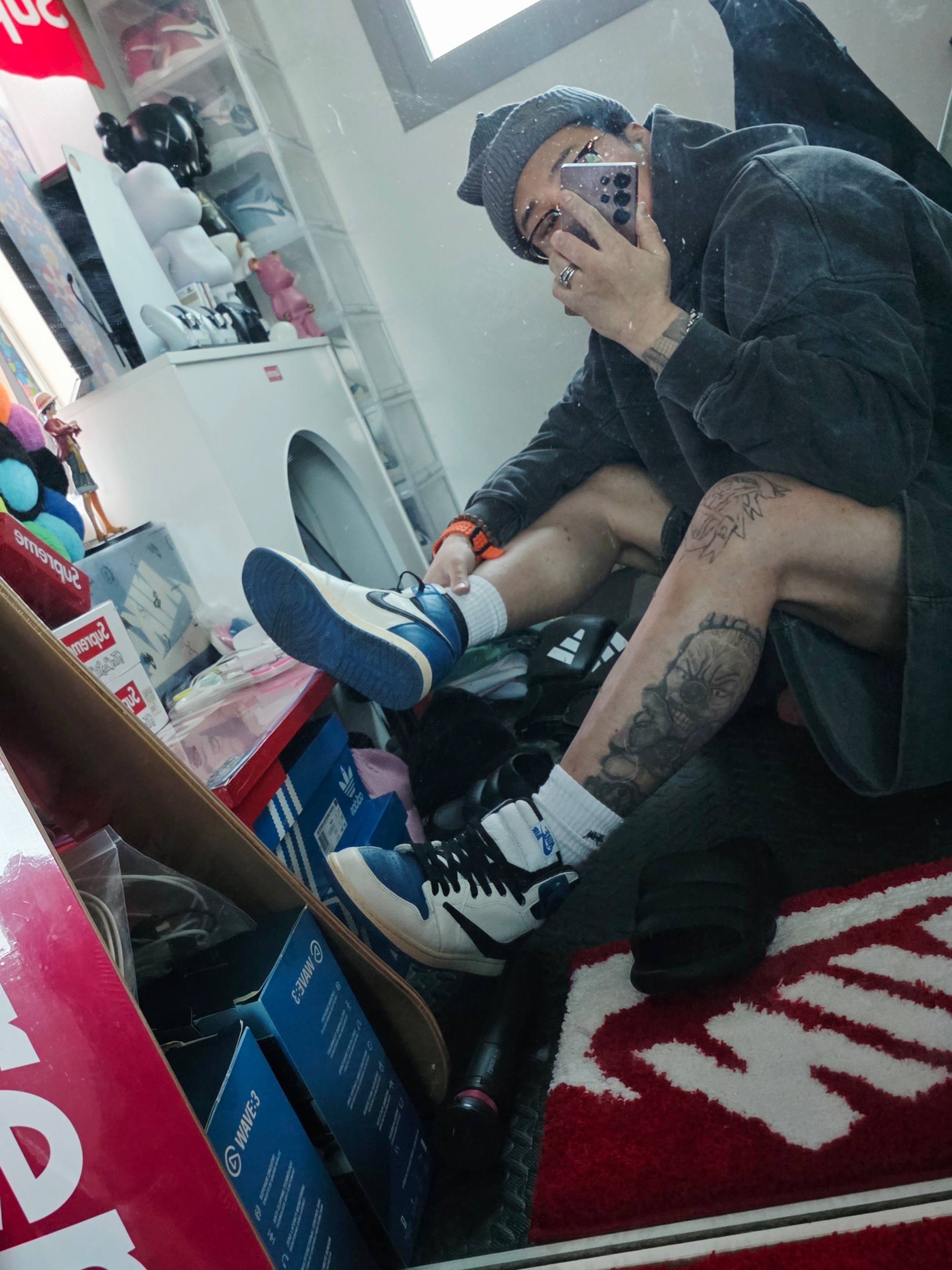 Jordan 1 x Travis Scott x Fragment Retro High OG SP Military Blue, Jordan 1 x Travis Scott Retro High OG SP Mocha 착용 스타일 - 2