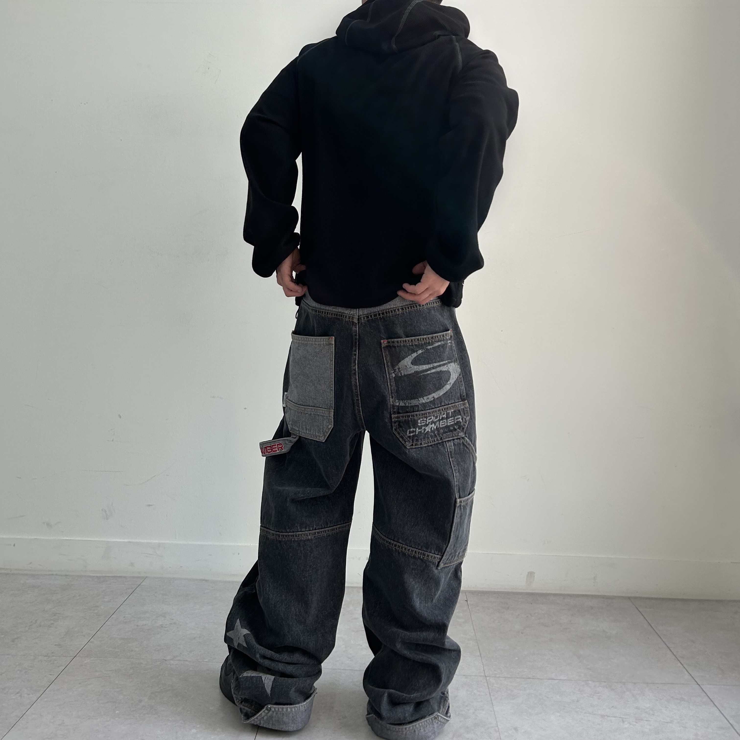 SPORT CHAMBER SC Waffle Ear-Open Hood T-shirt BLACK, SPORT CHAMBER SC Star Carpenter Denim Pants BLACK 착용 스타일 - 6