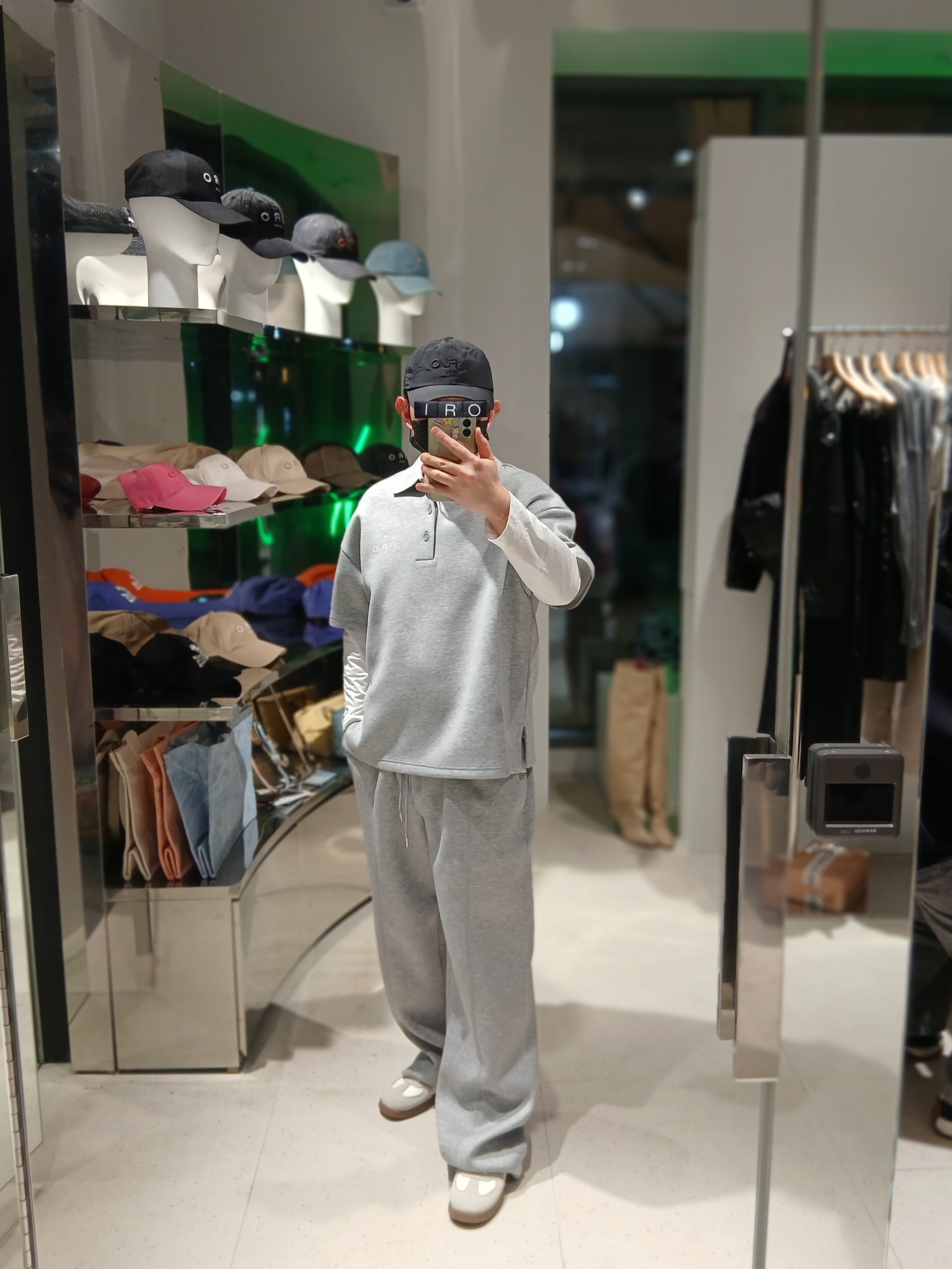 Iro Damage Wide Denim Pants Blue, IRO Vague Cushion Wide Straight Fit Pants Gray 착용 스타일 - 1