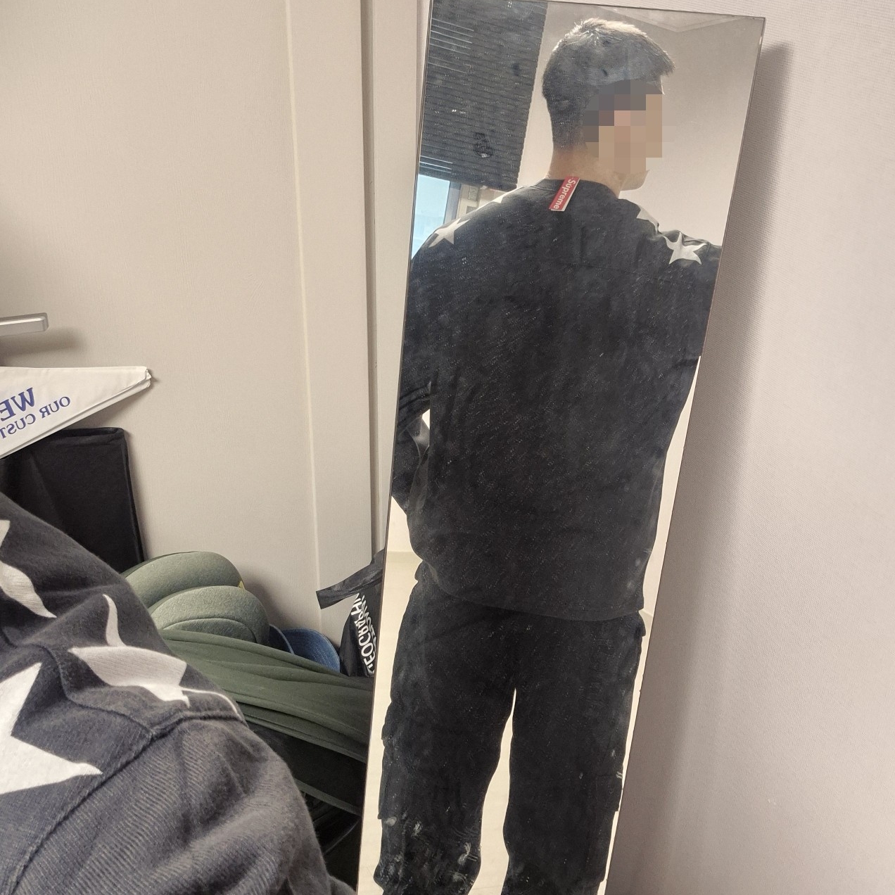 Supreme x Playboy L/S Football Top Black - 26SS 착용 스타일 - 3