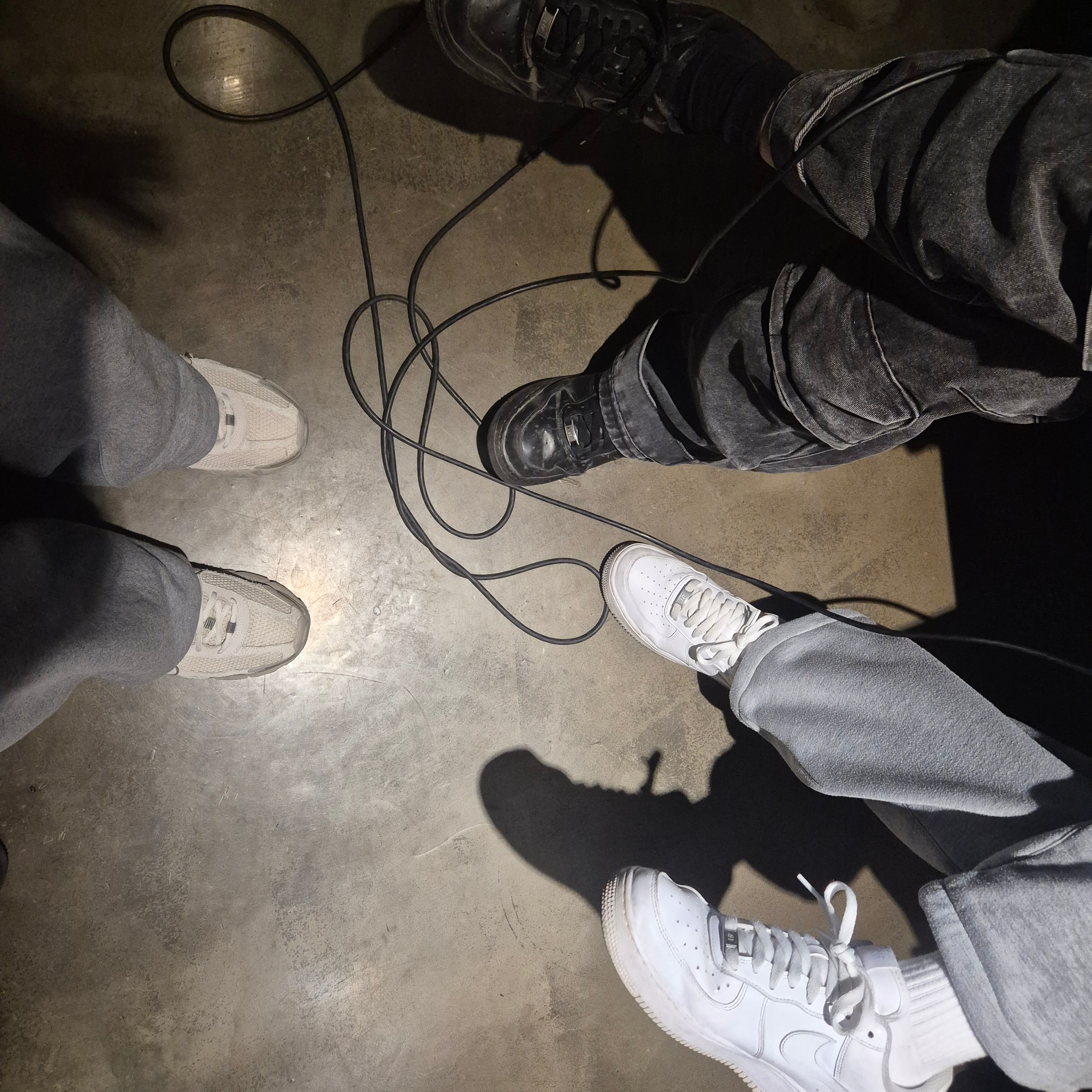 Nike Air Force 1 '07 Low White, Nike Air Force 1 '07 Low Triple Black 착용 스타일