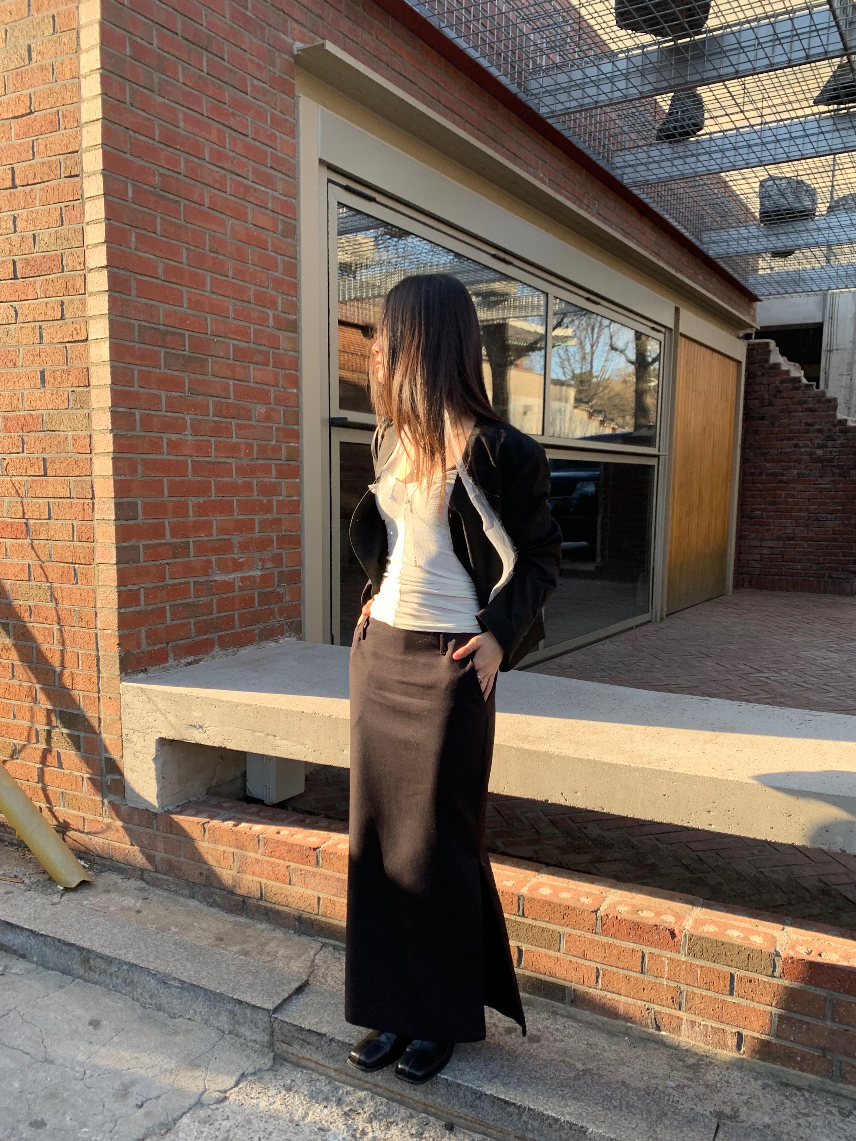 (W) Threetimes Ariana T-Shirt Cream, (W) Calvin Klein Modern Cotton Lightly Lined Triangle Bra Black 착용 스타일 - 5