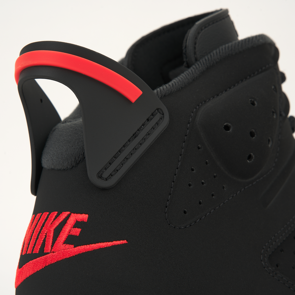 조던 6 레트로 인프라레드 세일즈맨 블랙 앤 라이트 크림슨(Jordan 6 Retro Infrared Salesman Black and Light Crimson) - 8