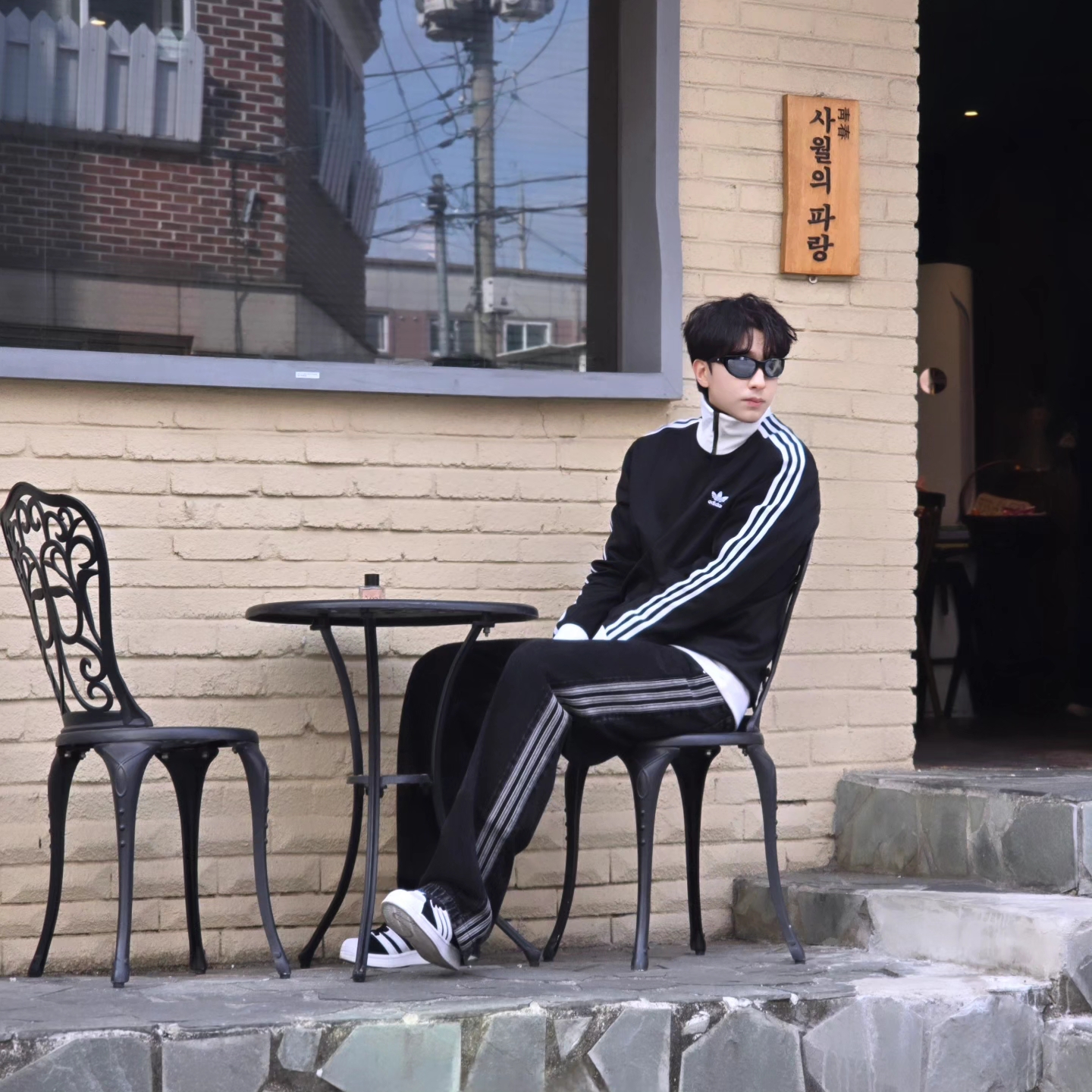 Adidas Adicolor Classics Beckenbauer Track Jacket Black - US Sizing, Adidas Adicolor Classics Beckenbauer Track Jacket Black - KR Sizing 착용 스타일 - 1