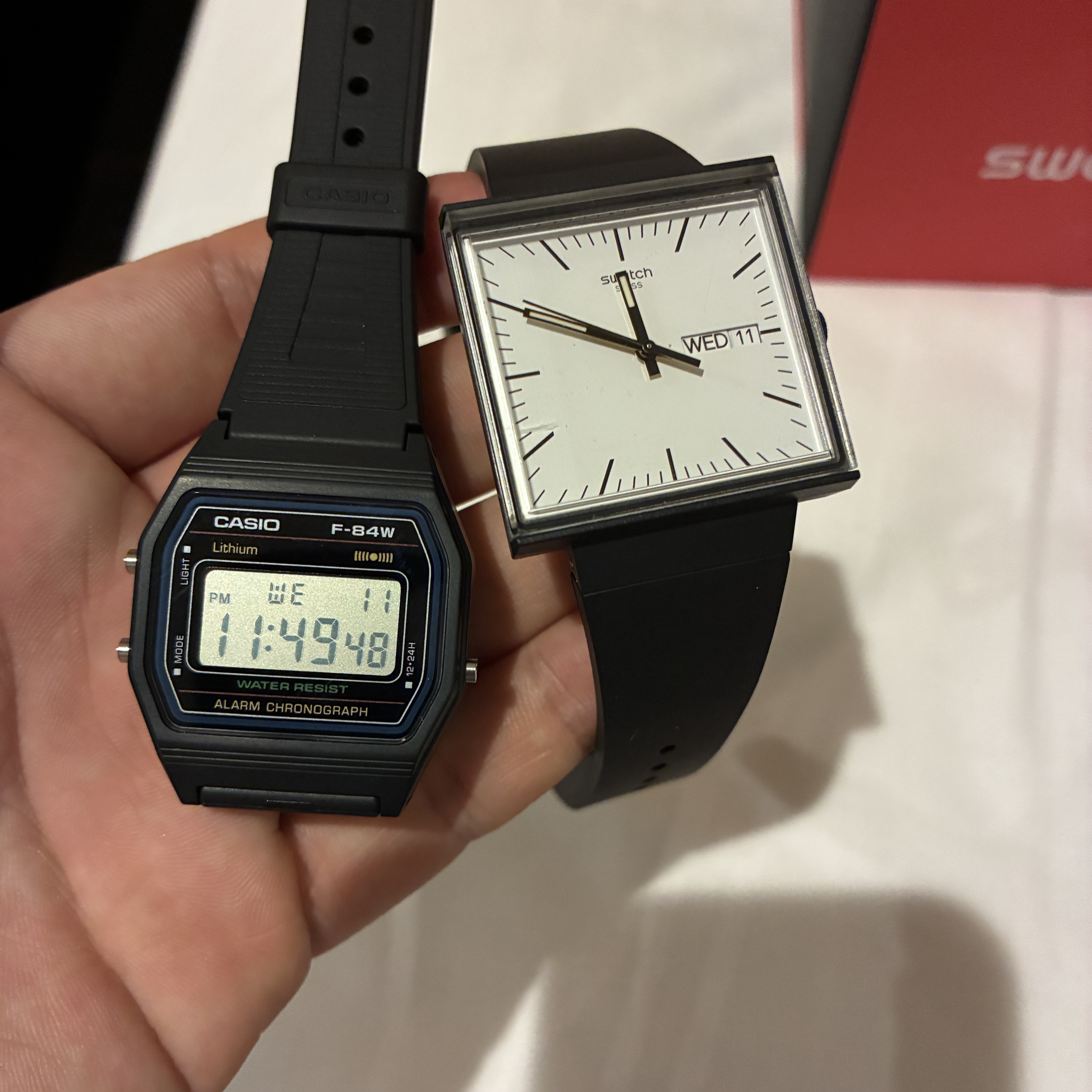 Casio F-91W-1SDG, Swatch What If Quartz Black 착용 스타일
