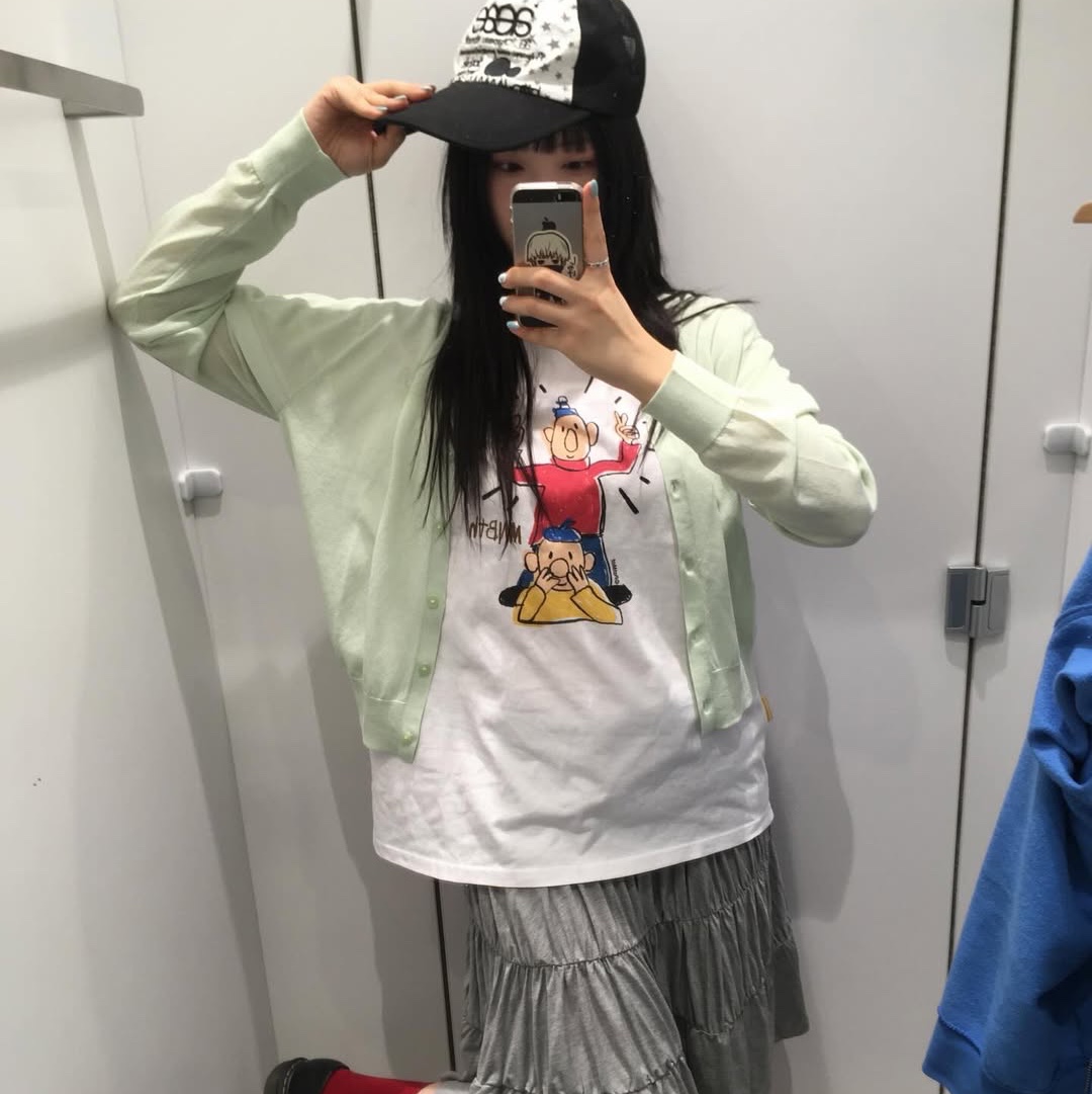 MAINBOOTH [Pat&Mat] Victory T-shirt White 착용 스타일 - 4
