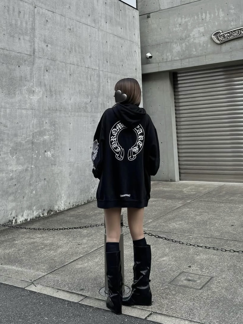 Chrome Hearts Horseshoe Floral Hoodie Black 착용 스타일