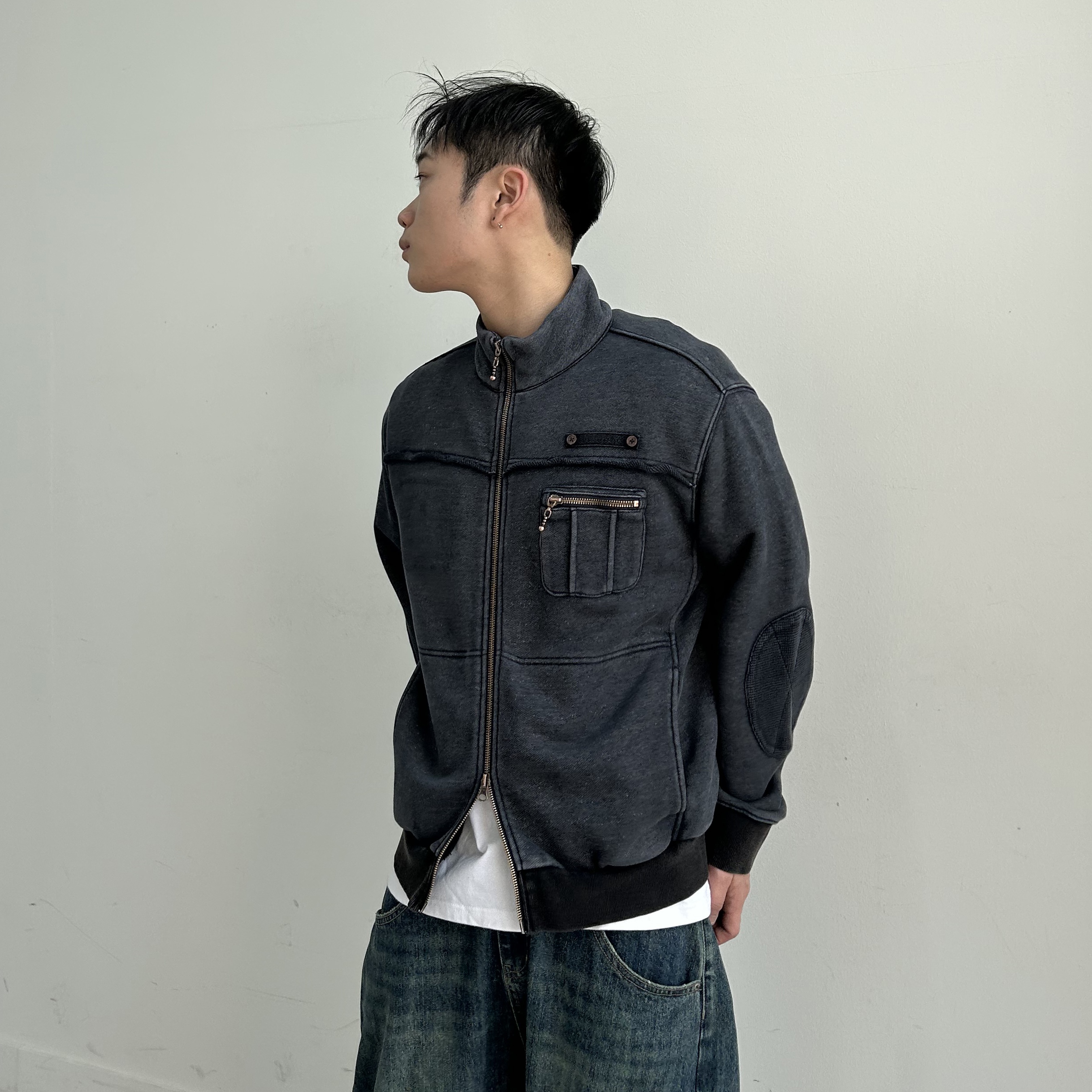 MAINBOOTH Field Combat Jacket NAVY 착용 스타일 - 1