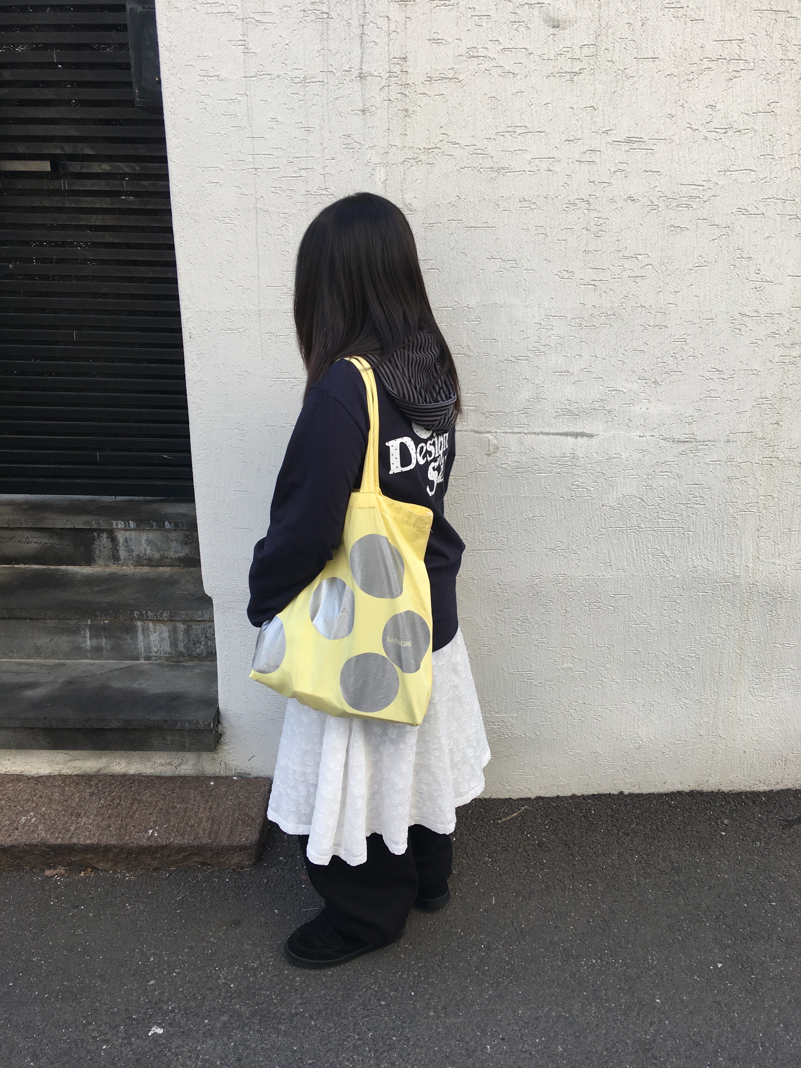 CAVISH Star Seller Logo LS Tee Navy 착용 스타일