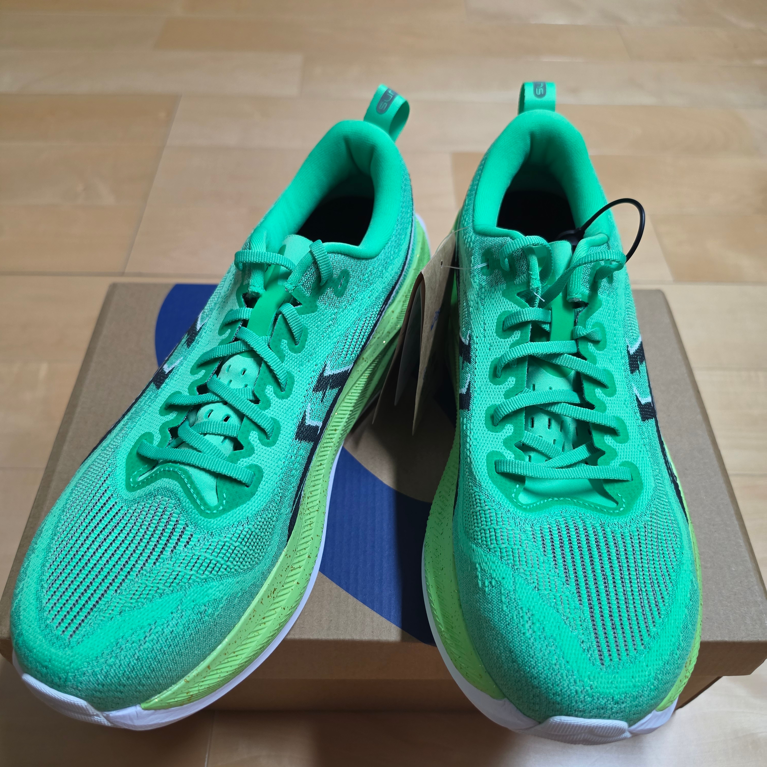 Asics Superblast 2 Ekiden Vital Green Black 착용 스타일 - 2