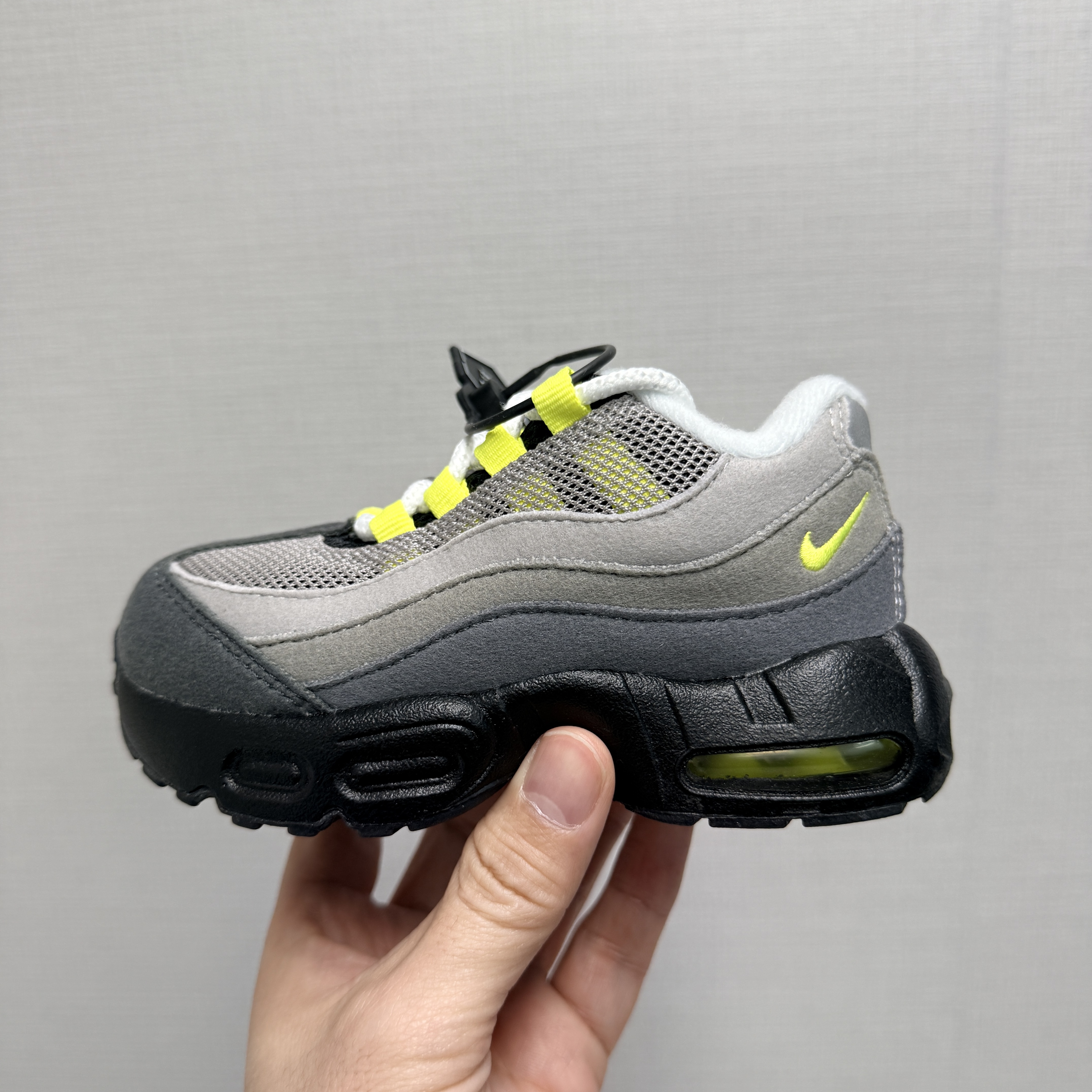 (TD) Nike Air Max 95 OG Neon 착용 스타일 - 3