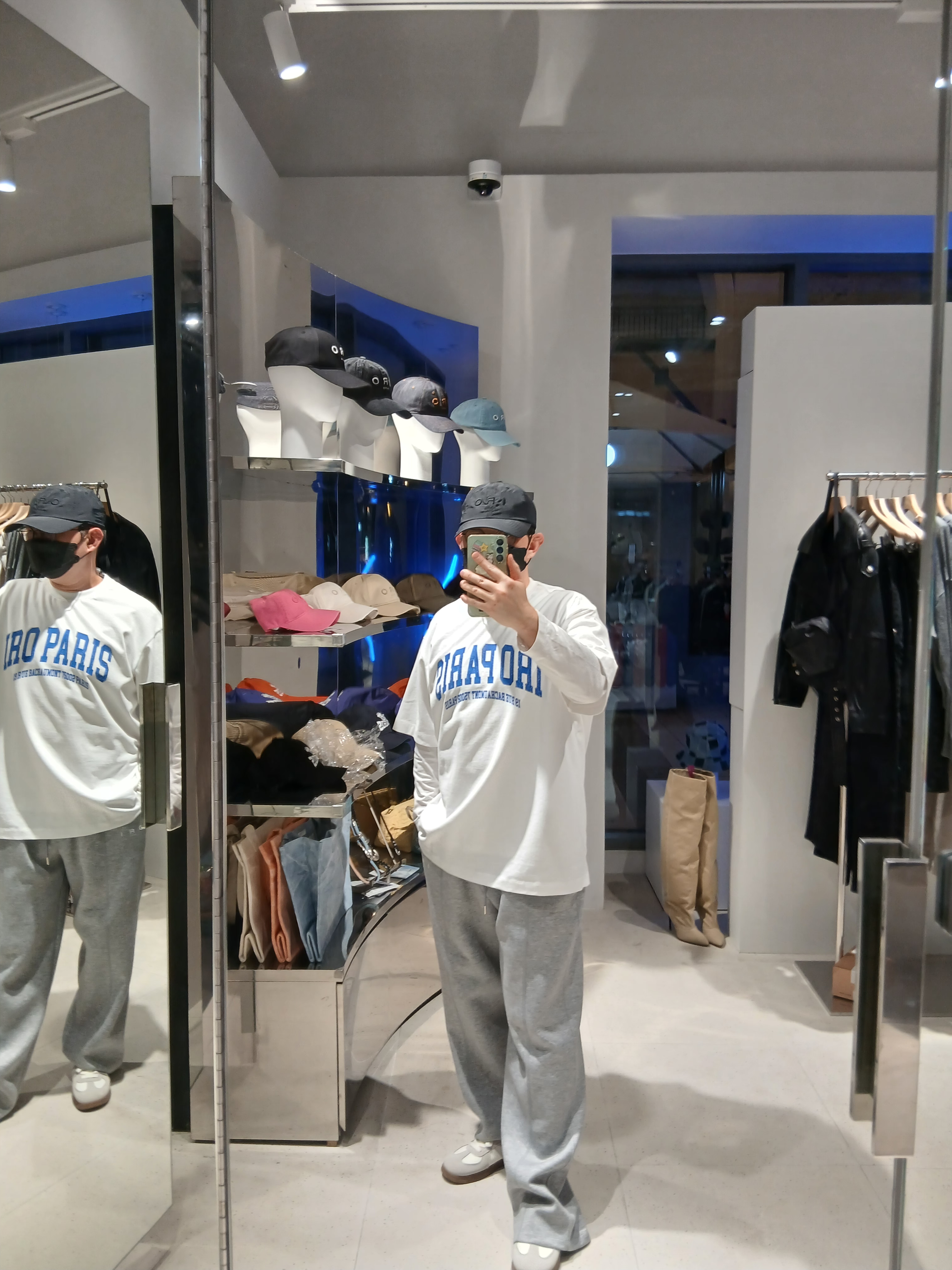 IRO Vague Cushion Wide Straight Fit Pants Gray, Iro Damage Wide Denim Pants Blue 착용 스타일 - 1