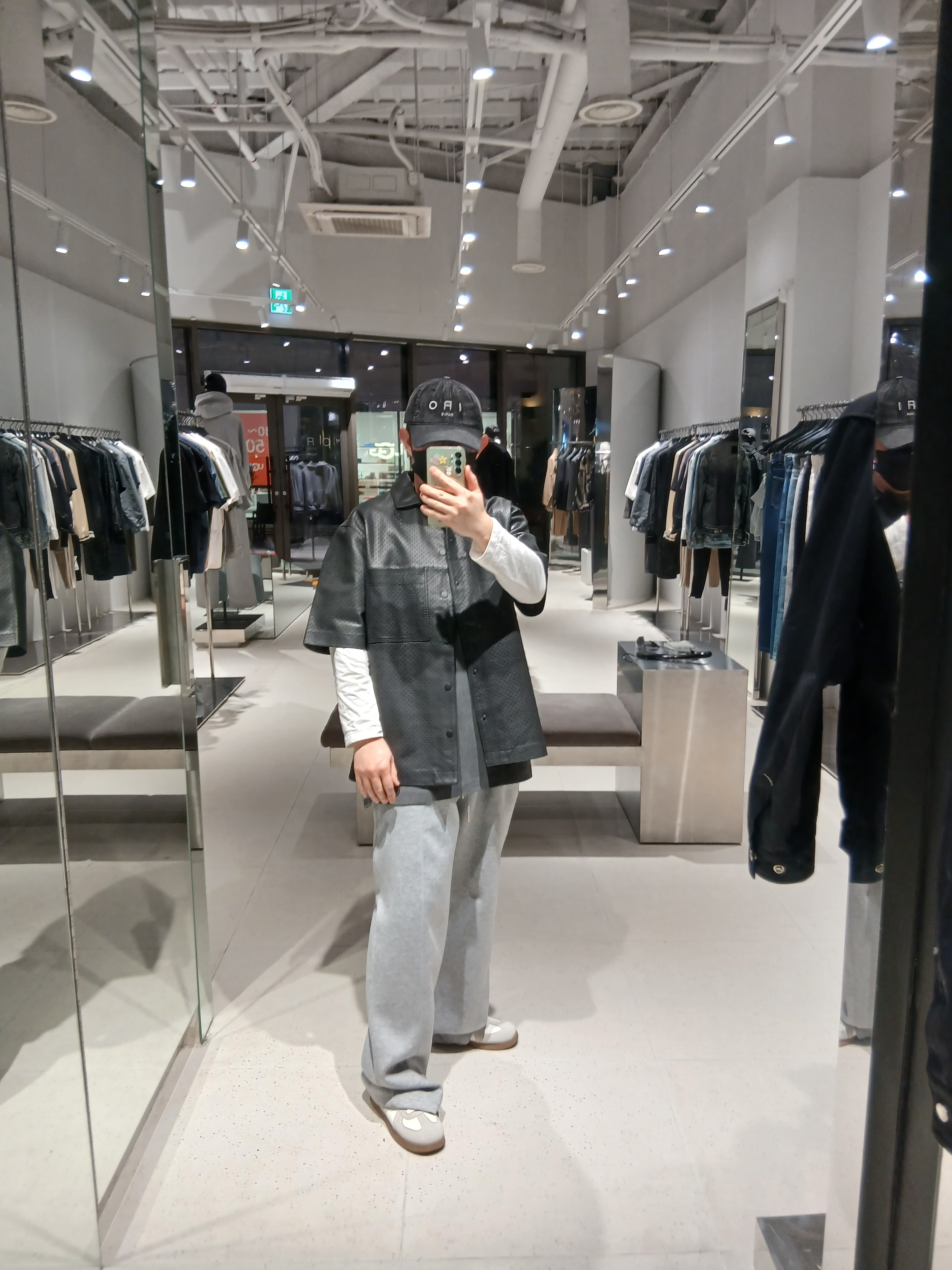 Iro Damage Wide Denim Pants Blue, IRO Vague Cushion Wide Straight Fit Pants Gray 착용 스타일 - 2